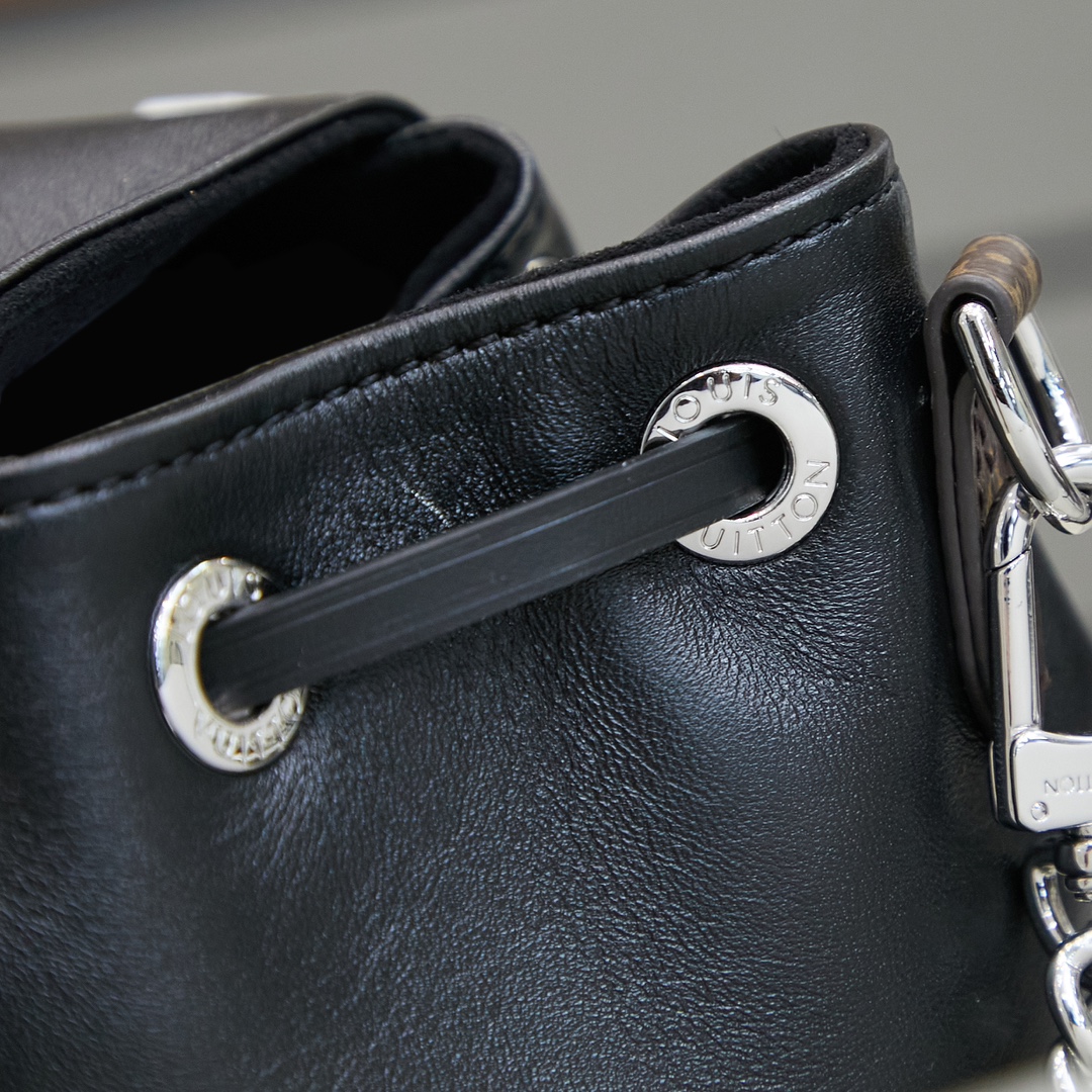 Louis Vuitton Montsouris PM Monogram Backpack - Image 7