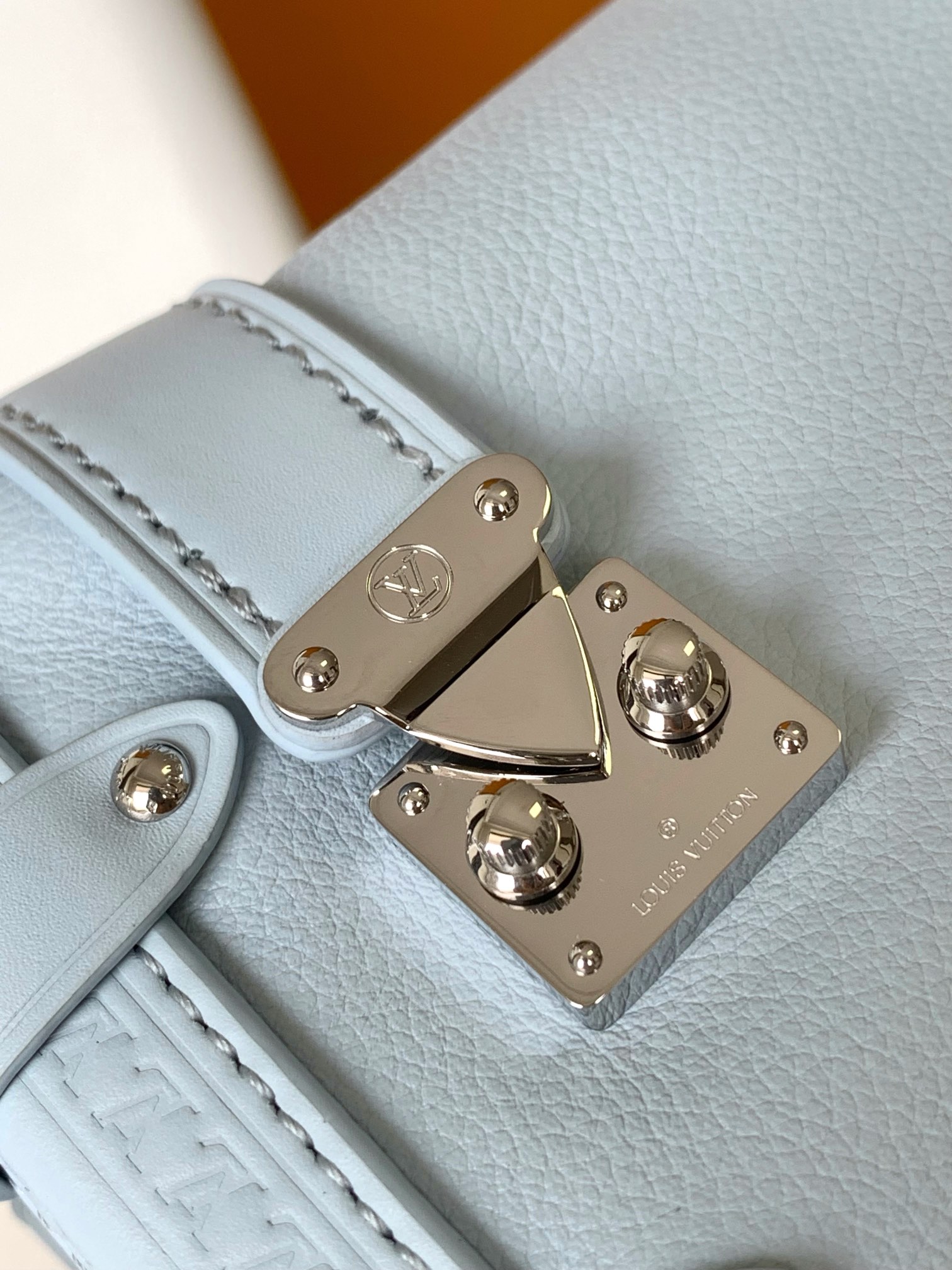 Louis Vuitton Side Trunk Small Handbag in Grained Cowhide Leather - Image 7