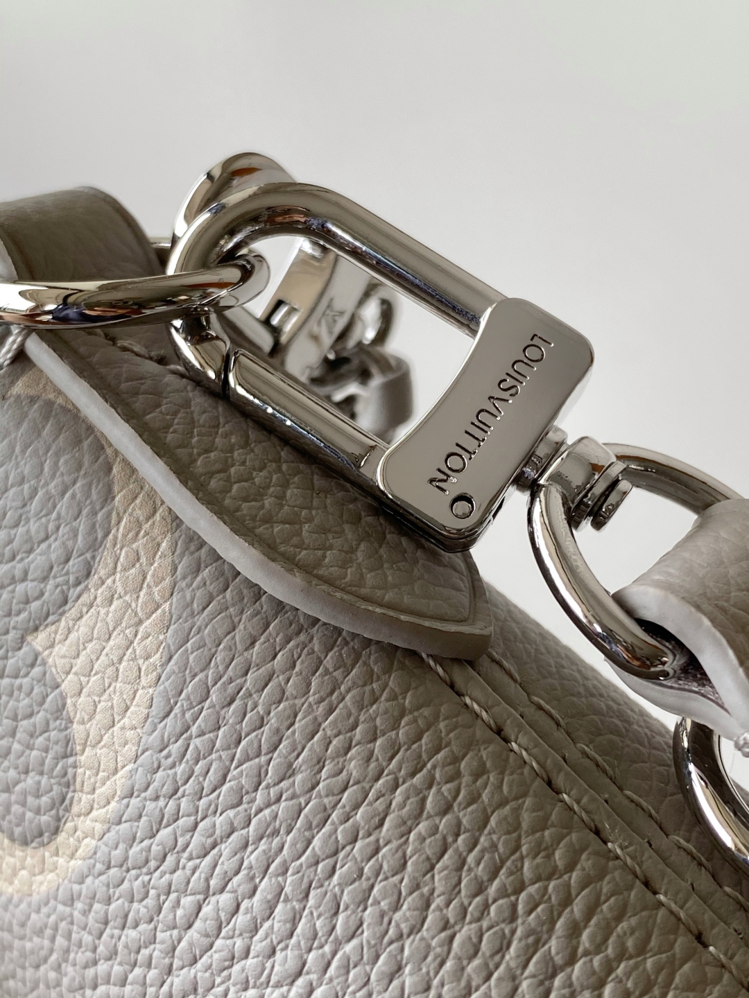 Louis Vuitton Boulogne Handbag in Monogram Empreinte Leather - Image 7