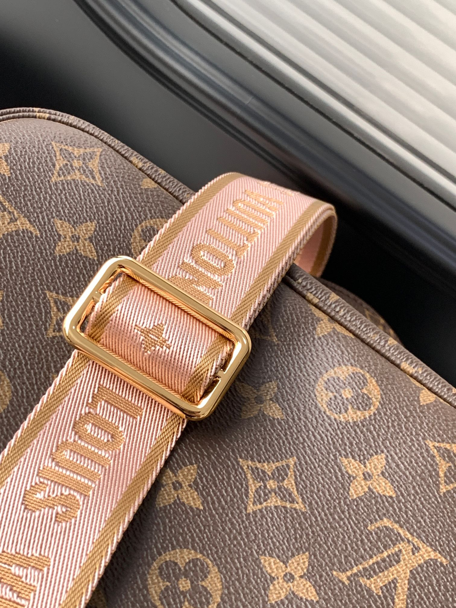 Louis Vuitton Multi Pochette Accessories Crossbody Bag M44813 Green - Image 7