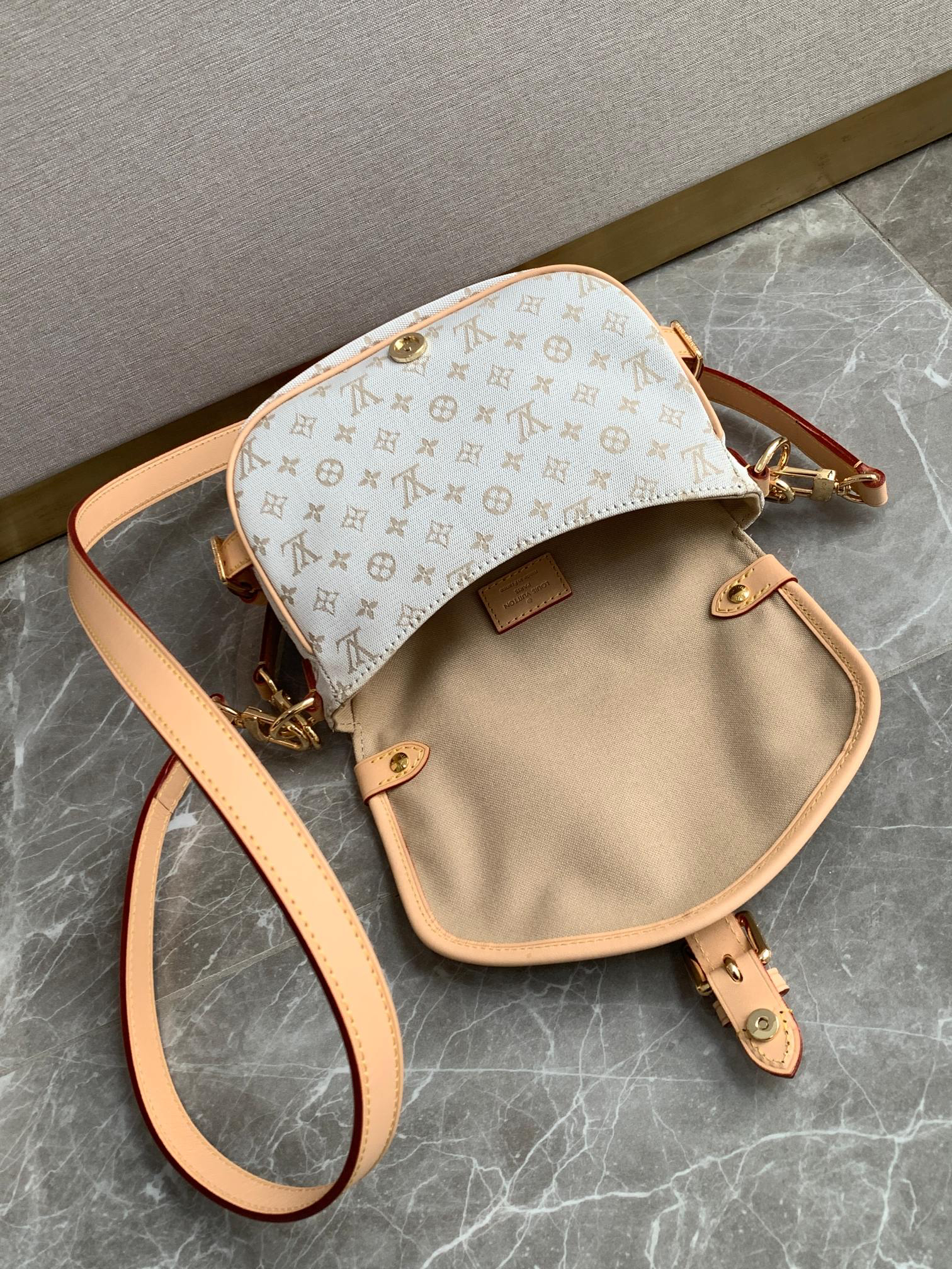 Louis Vuitton Saumur BB Handbag - Image 7