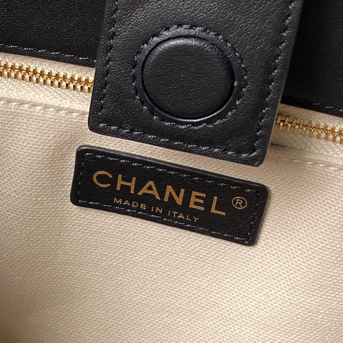 Chanel 26S Bucket Bag AS6268 - Image 7