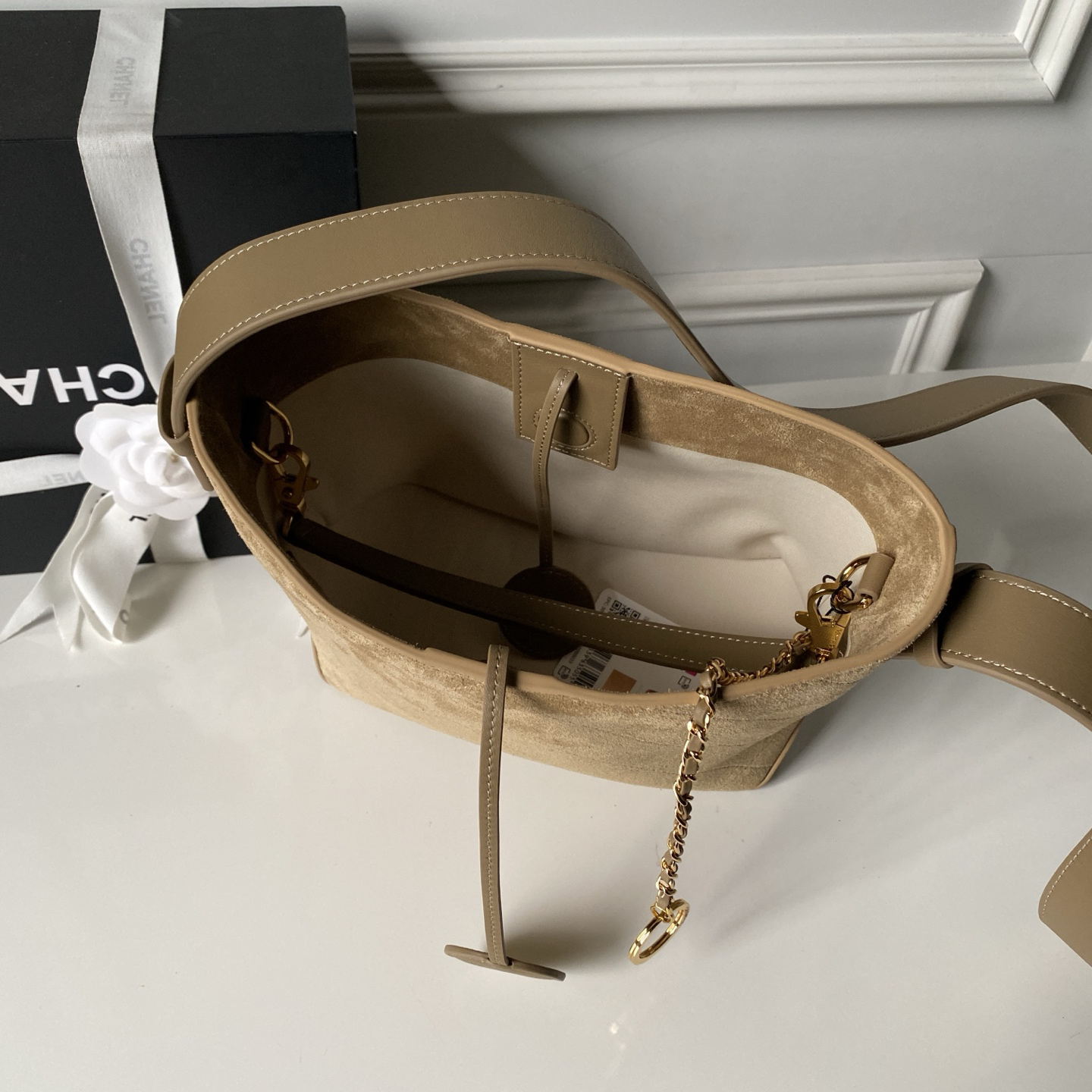 Chanel 26S Suede Bucket Handbag - Image 7