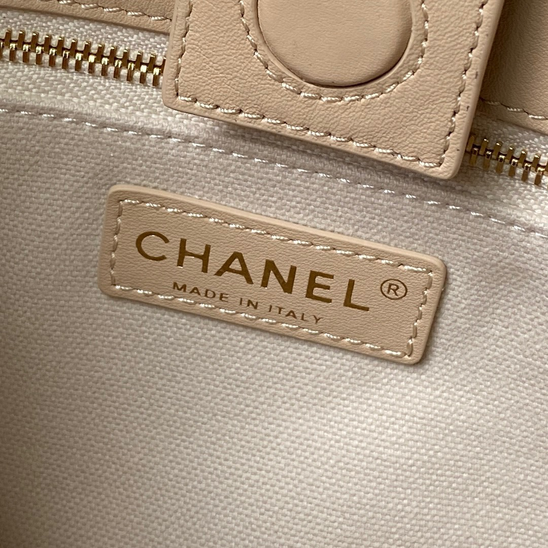Chanel 26S AS6268 Lambskin Bucket Handbag - Image 7