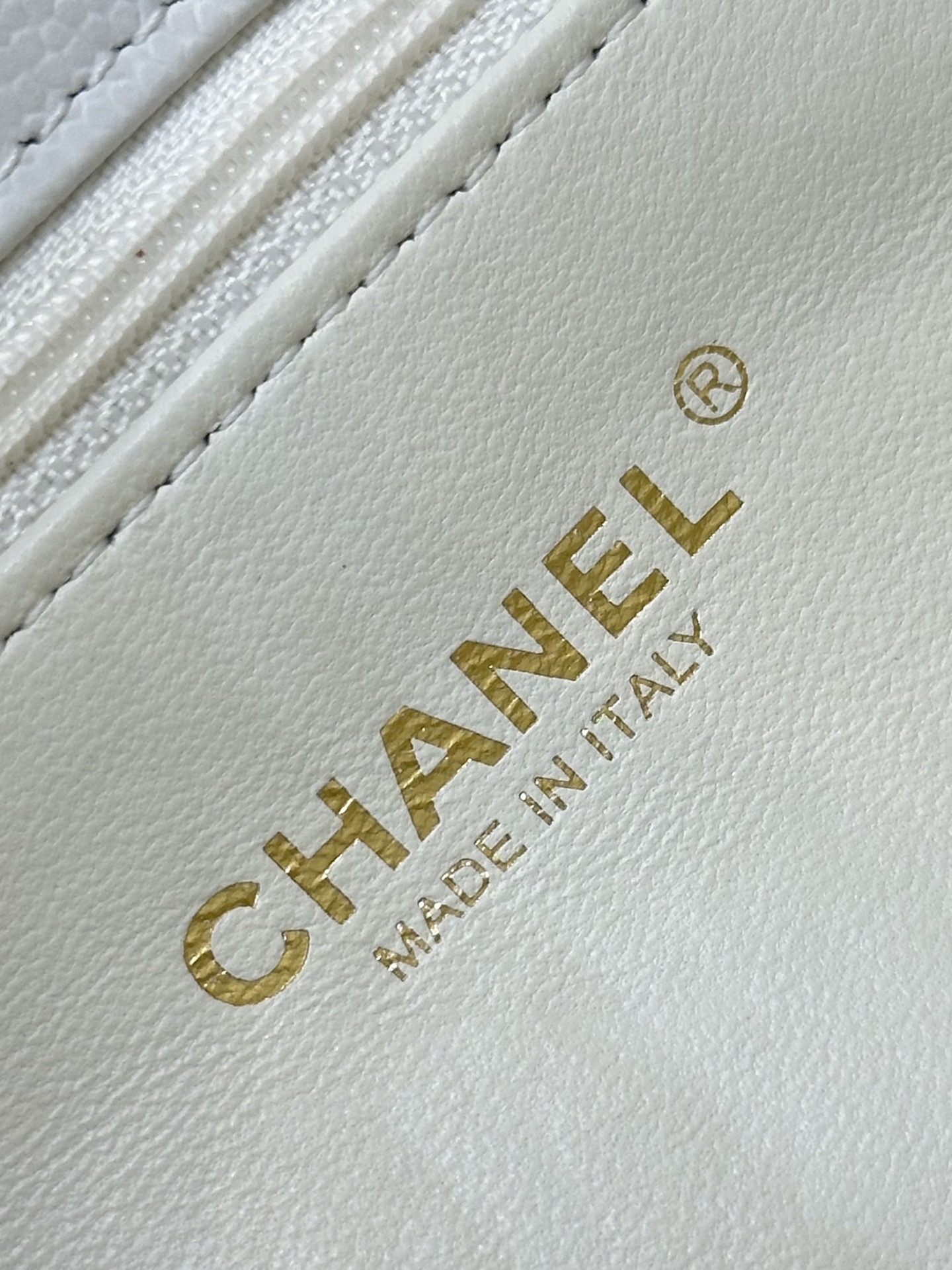 Chanel Coco Handle Leather Shoulder Bag - Image 7
