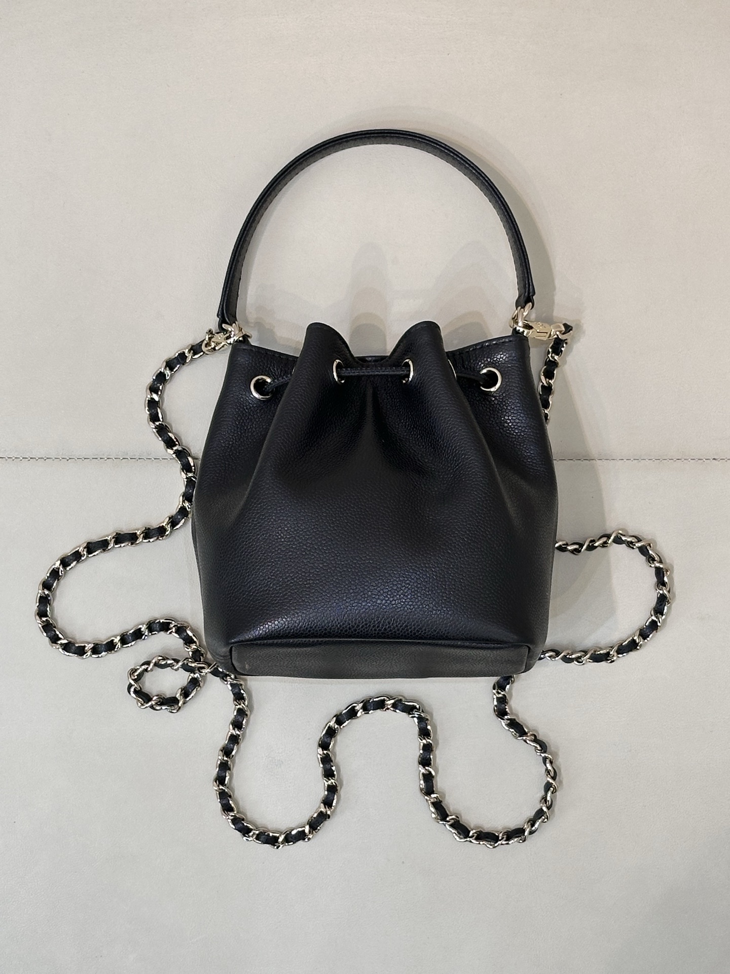 Chanel 25B Mini Chain Drawstring Bucket Bag - Image 7