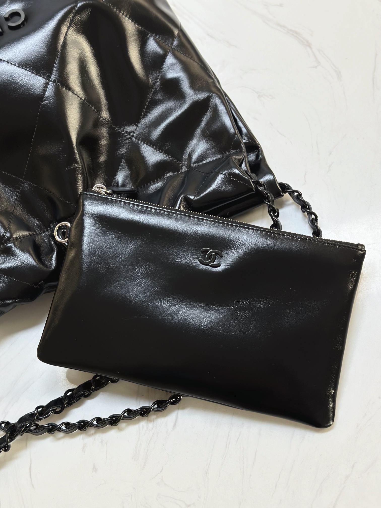 Chanel 22 Shopping Bag - Image 7
