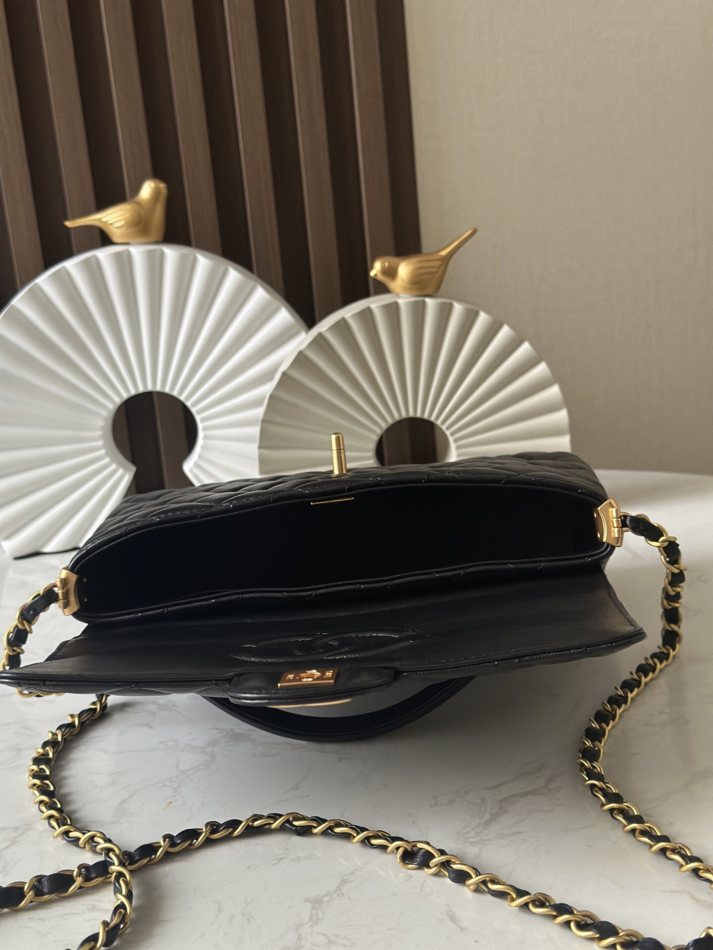Kelly-Inspired Structured Handbag - Image 7