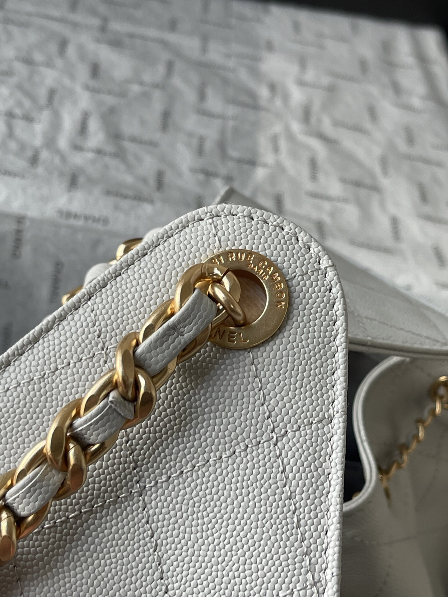 Chanel 25C Small Caviar Leather Hobo Bag - Image 7