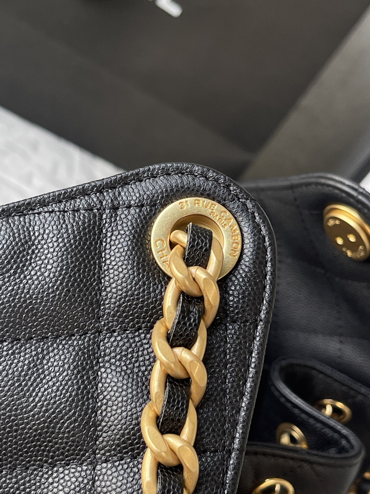 CHANEL 25 Textured Leather Hobo Shoulder Bag AS5311 - Image 7