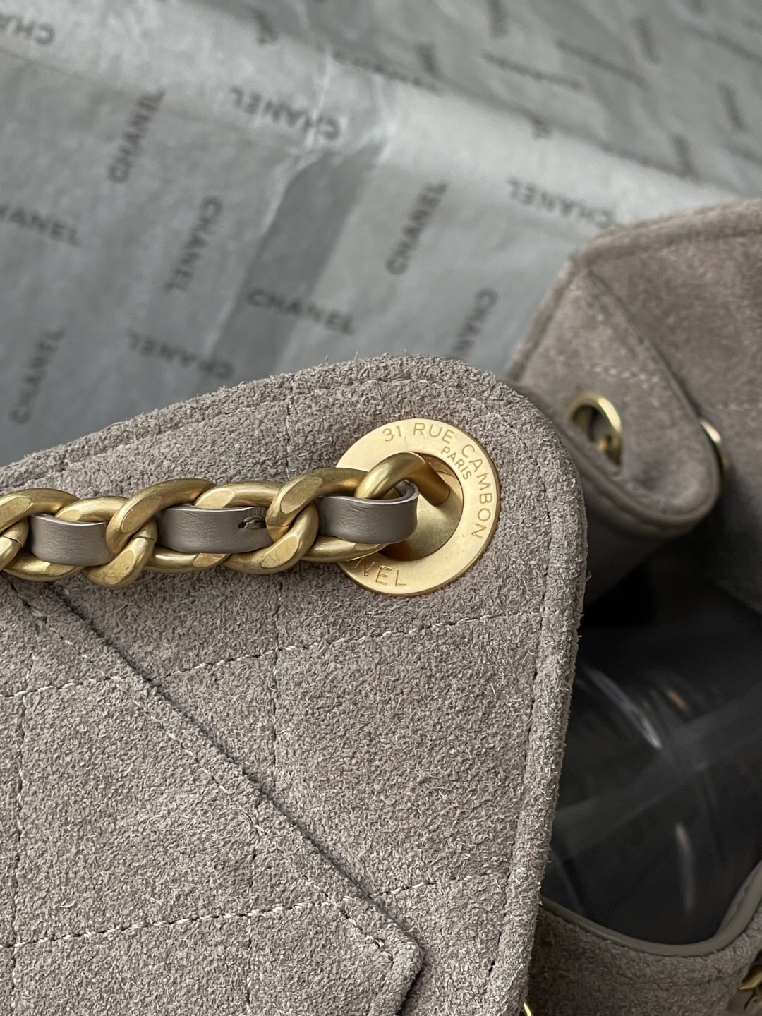 Chanel 25S Spring Hobo Mini Drawstring Bucket Bag - Image 7