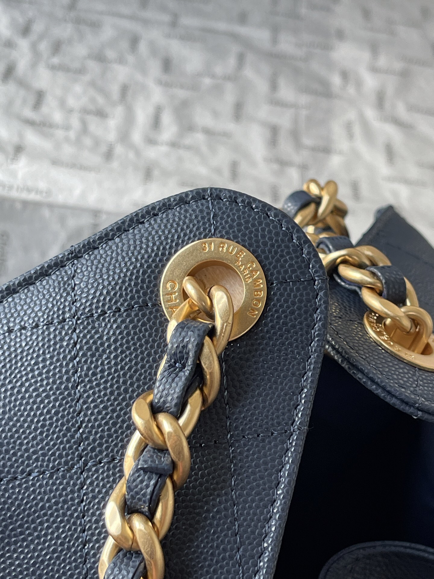 Chanel 25C Small Caviar Leather Hobo Bag - Image 7