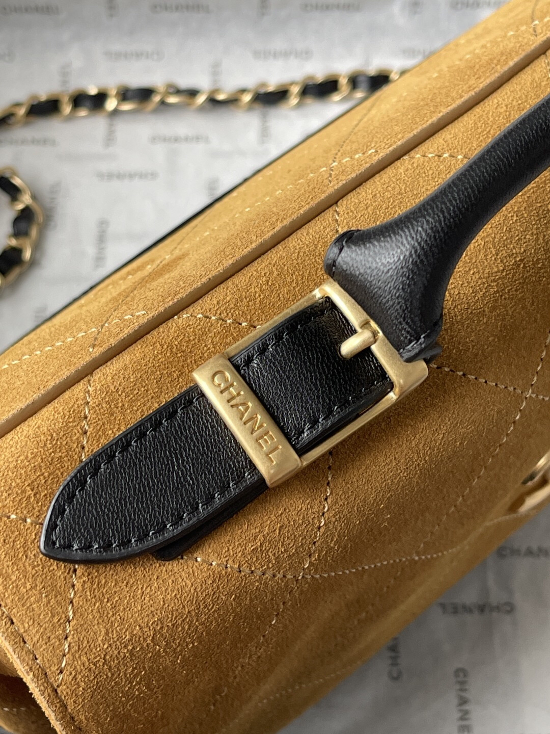 Chanel 25A AS5637 Hobo Bag in Suede - Image 7