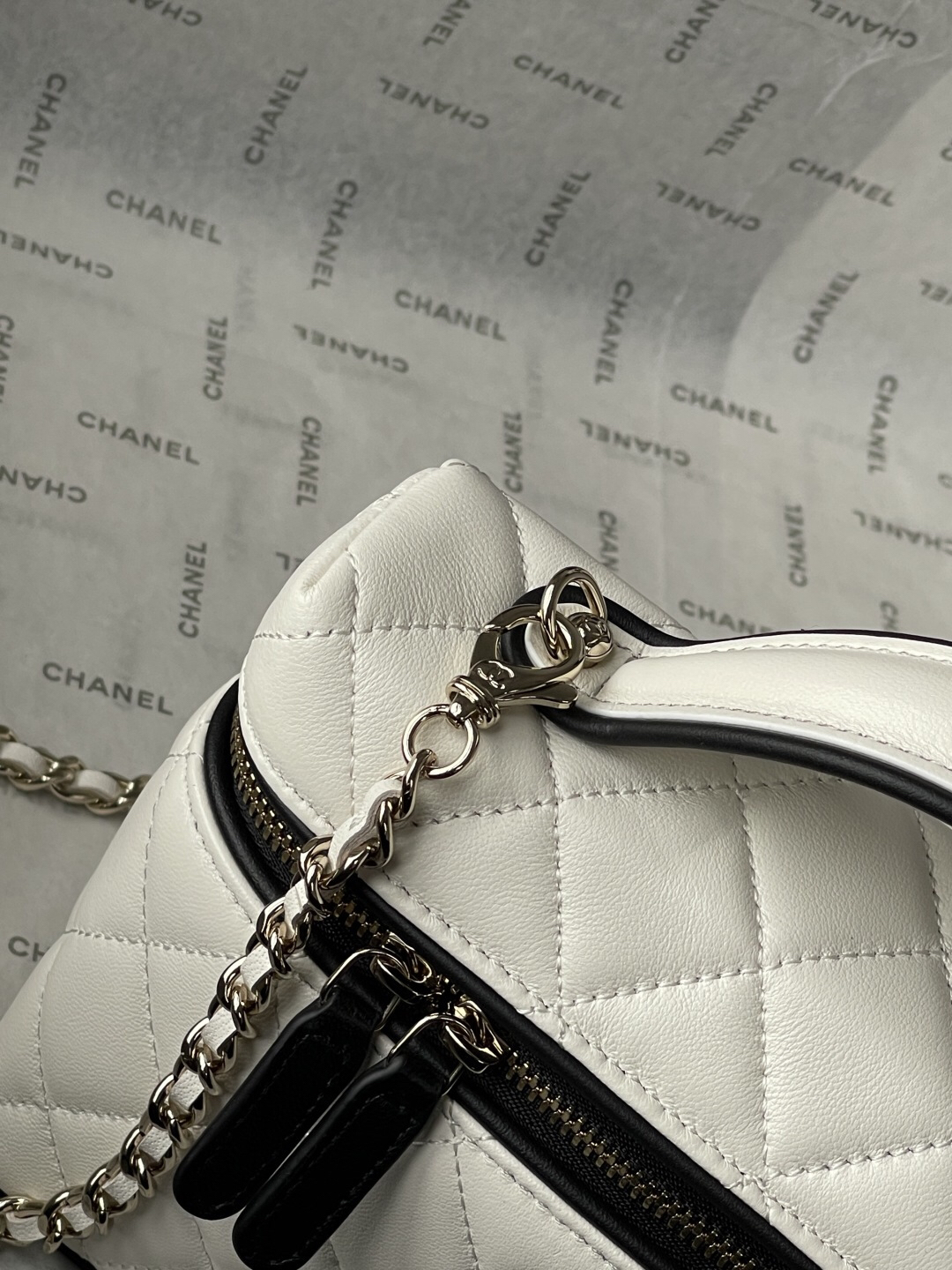Chanel Panda Motif Small Box Bag - Image 7