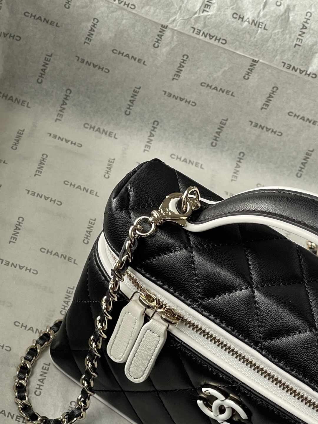 Chanel 26P Panda-Inspired Small Box Bag - Image 7