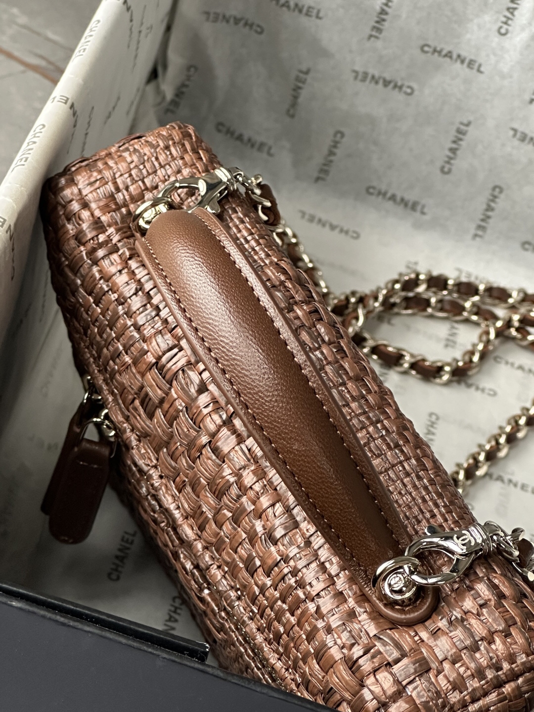Chanel 26P Woven Small Box Bag - Image 7