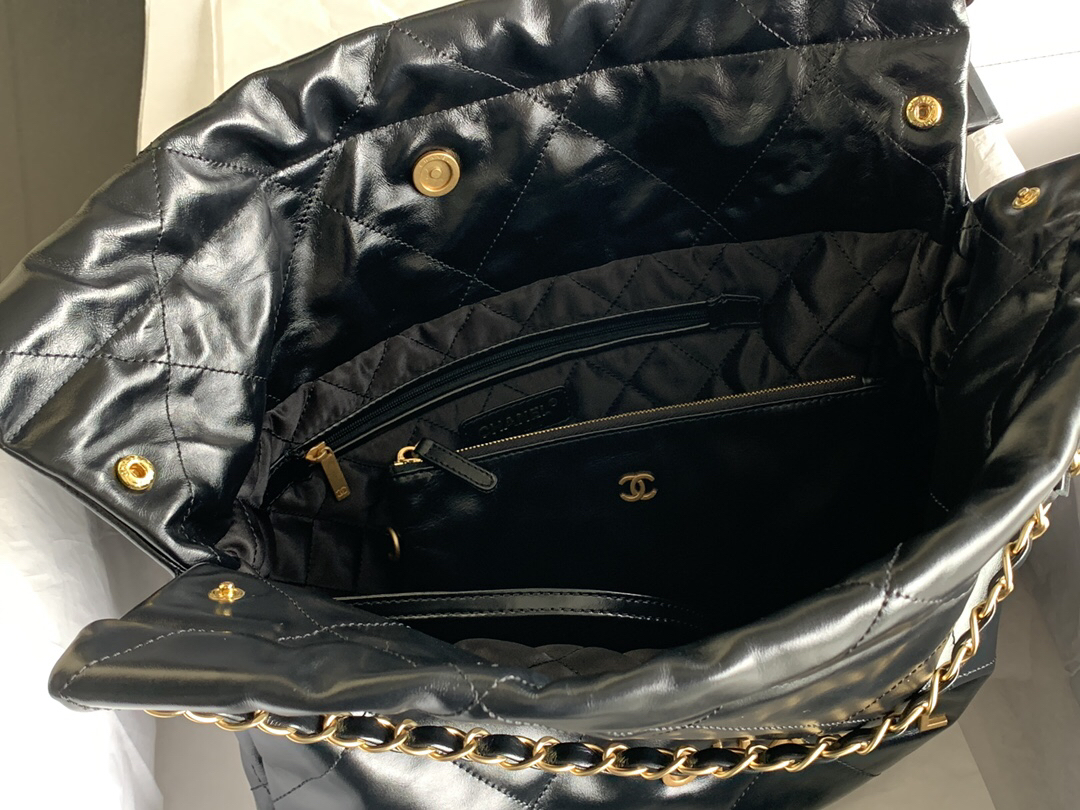 Chanel AS3261 Oil-Waxed Calfskin Shoulder Bag - Image 7