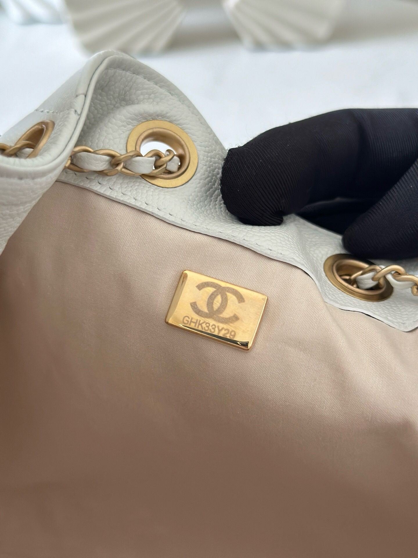 Chanel Textured Leather Hobo Shoulder Bag - Image 7