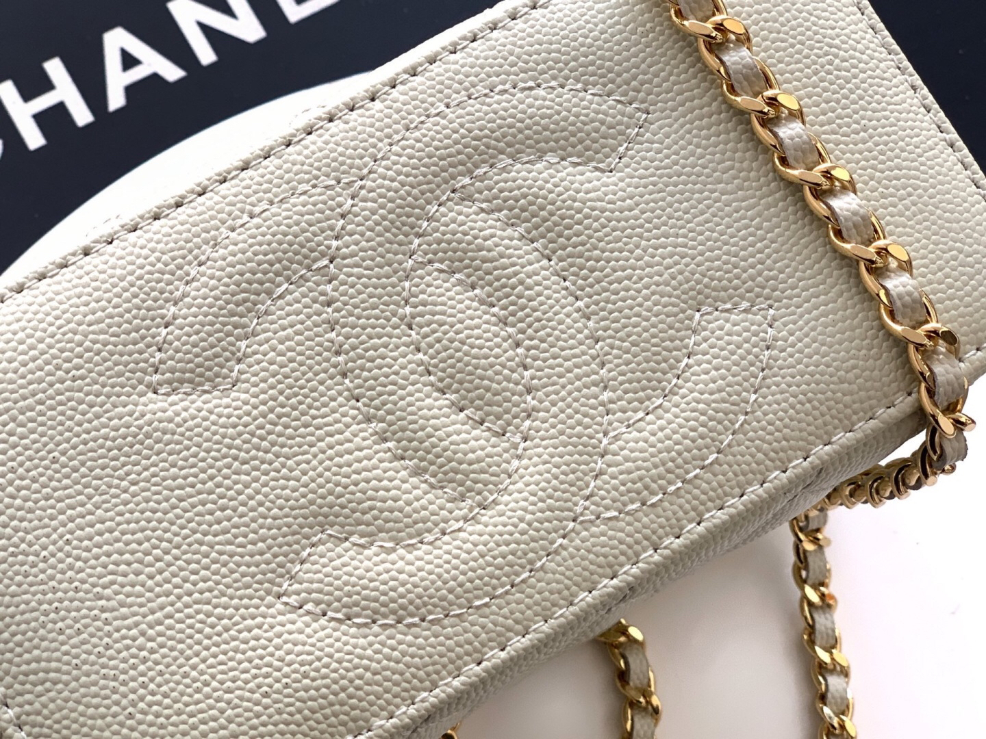 Chanel 26C Chain Crossbody Box Bag AP5039 - Image 7