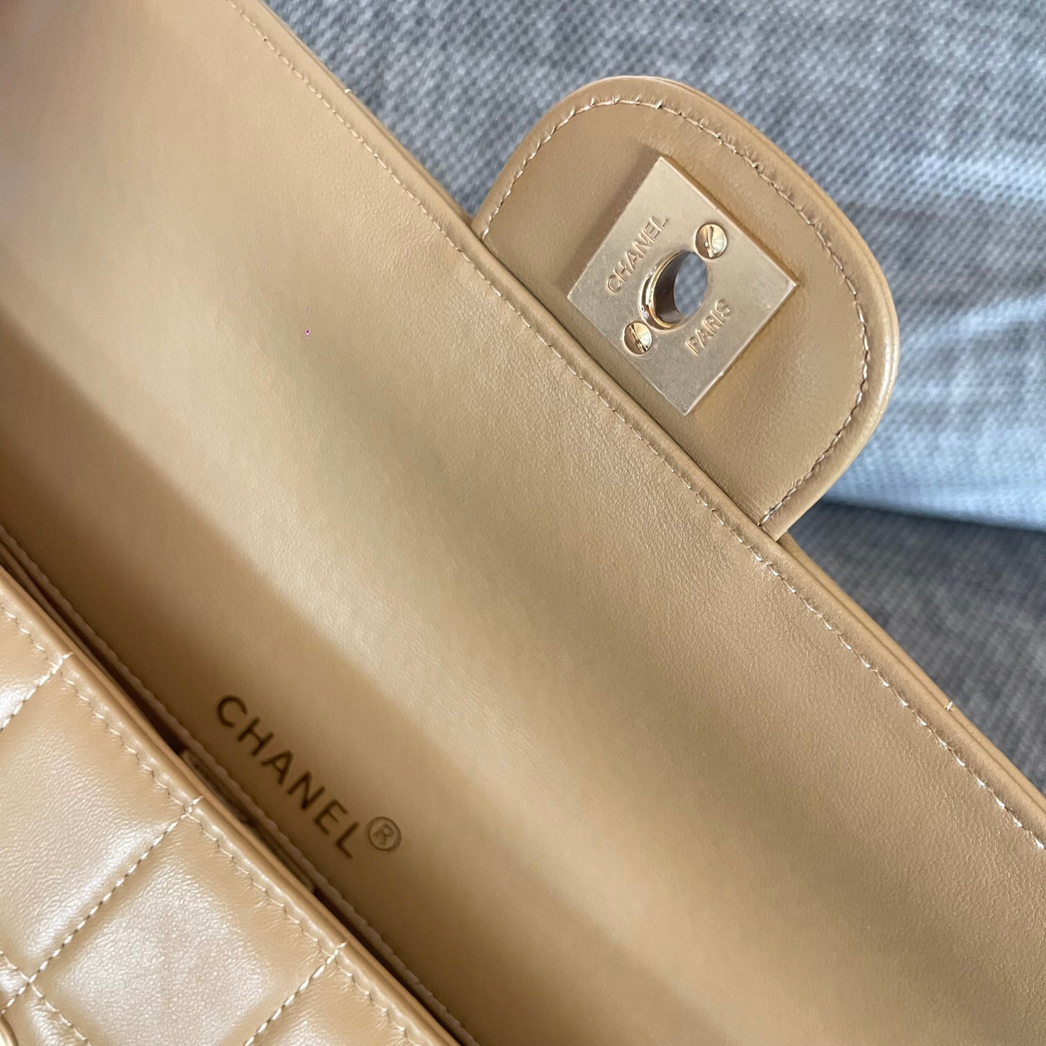 Chanel Vintage Lambskin Ice Cube Crossbody Bag - Image 7