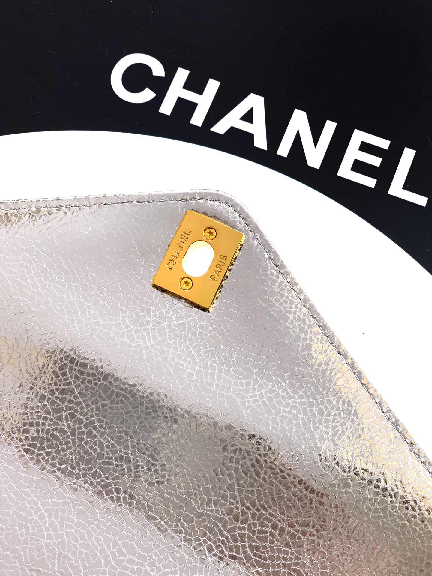 Chanel 26X Fluorescent Silver Clutch Bag - Image 7