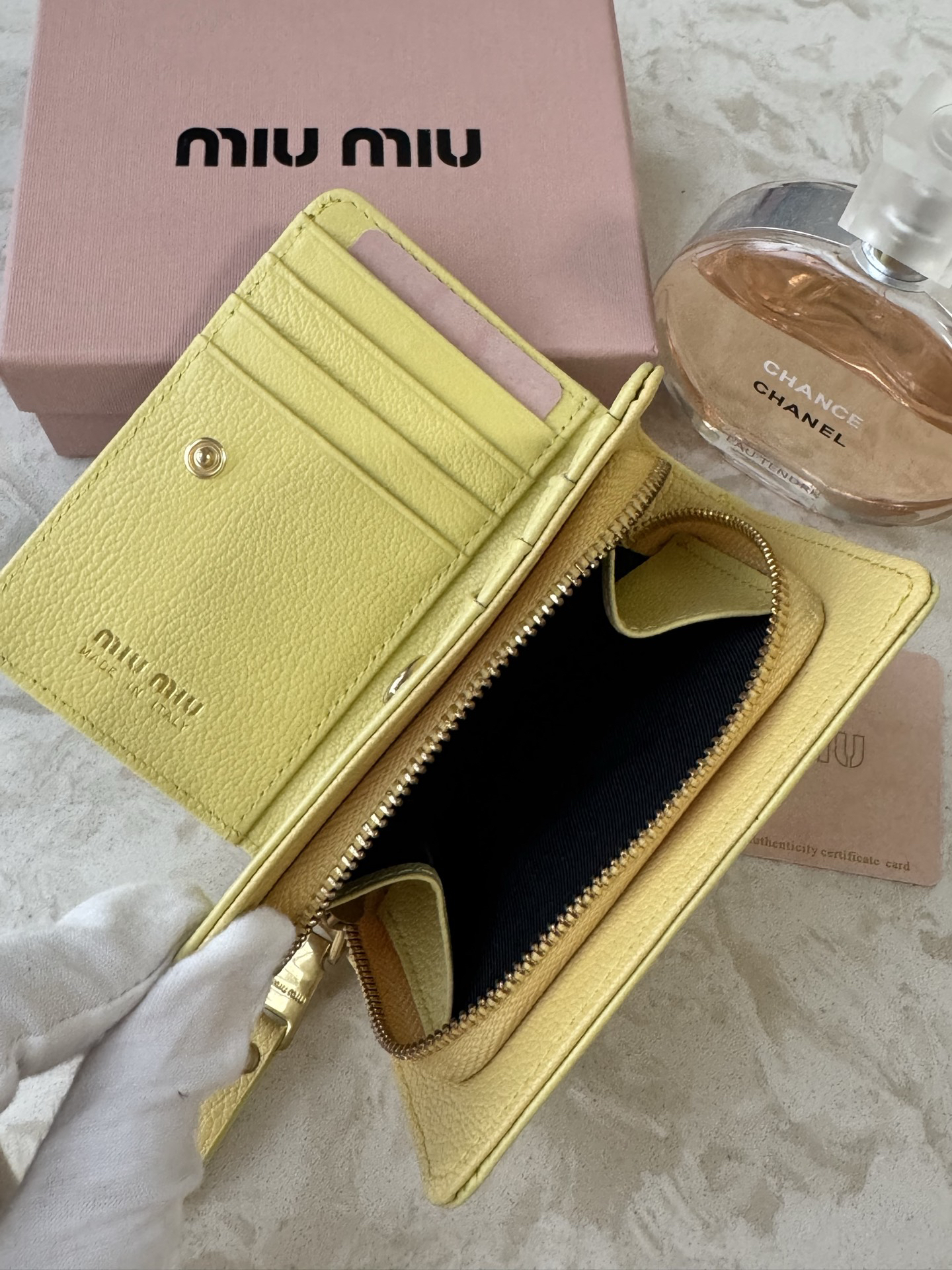 Miu Miu Leather Wallet with Multiple Card Slots - Image 7