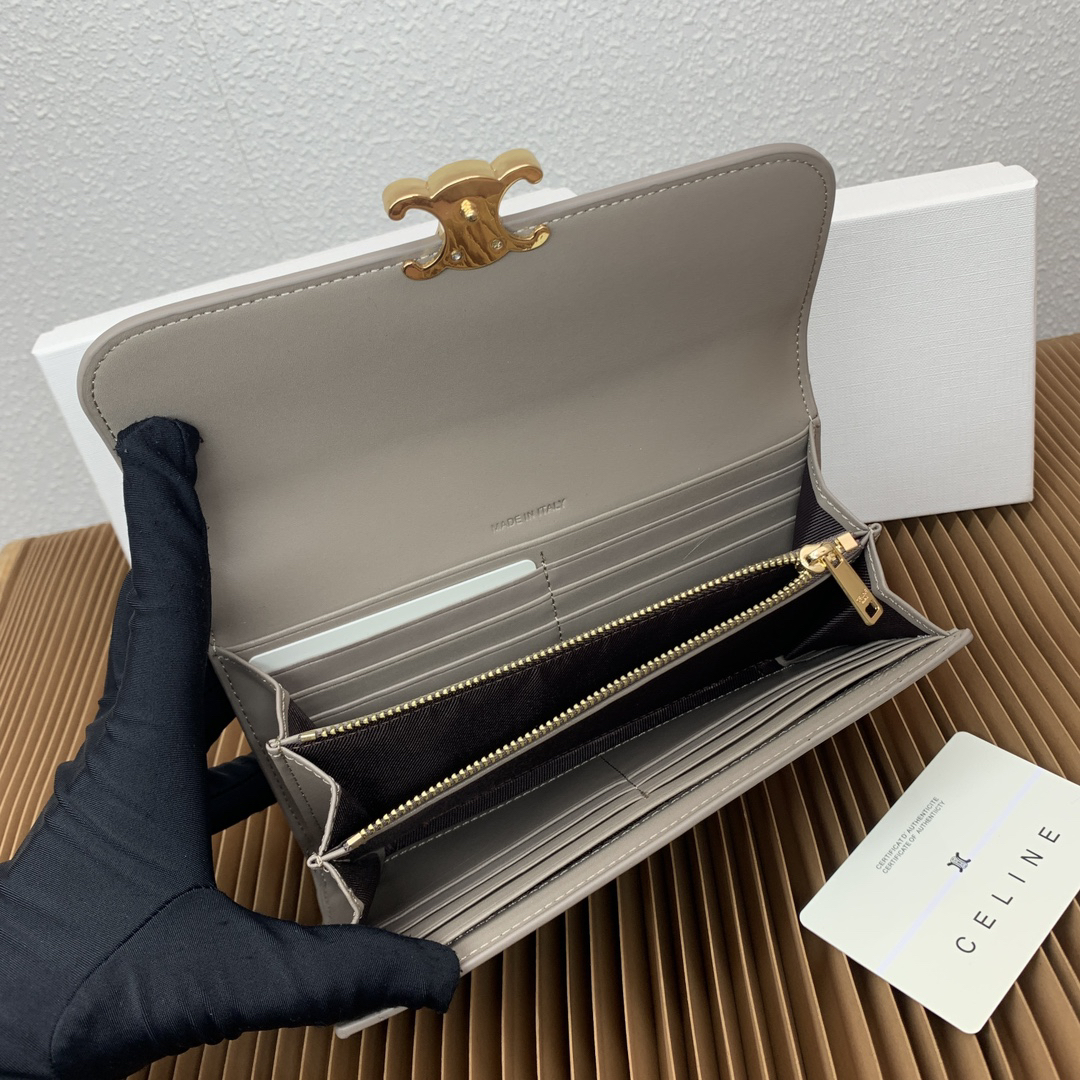 Triomphe Cowhide Leather Wallet - Image 7