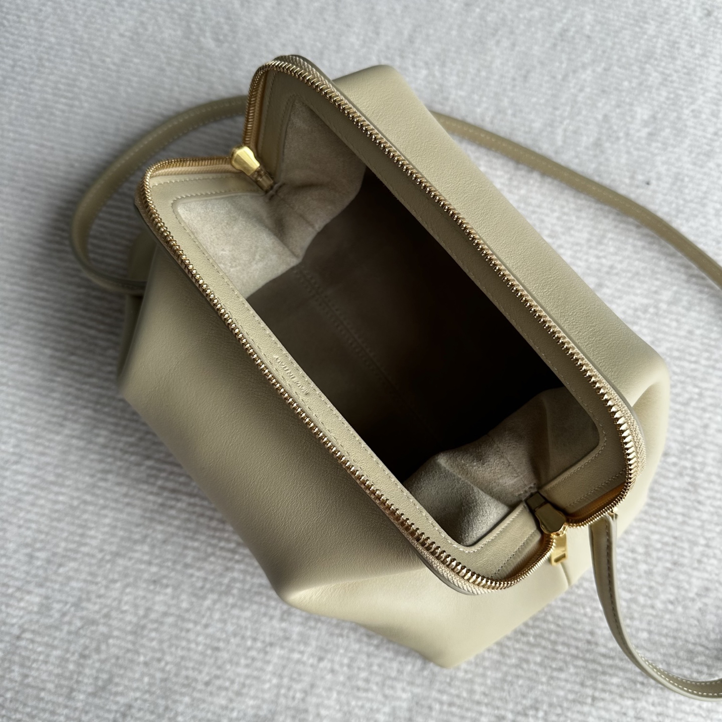 CE Doctor Small Clutch Bag - Image 7