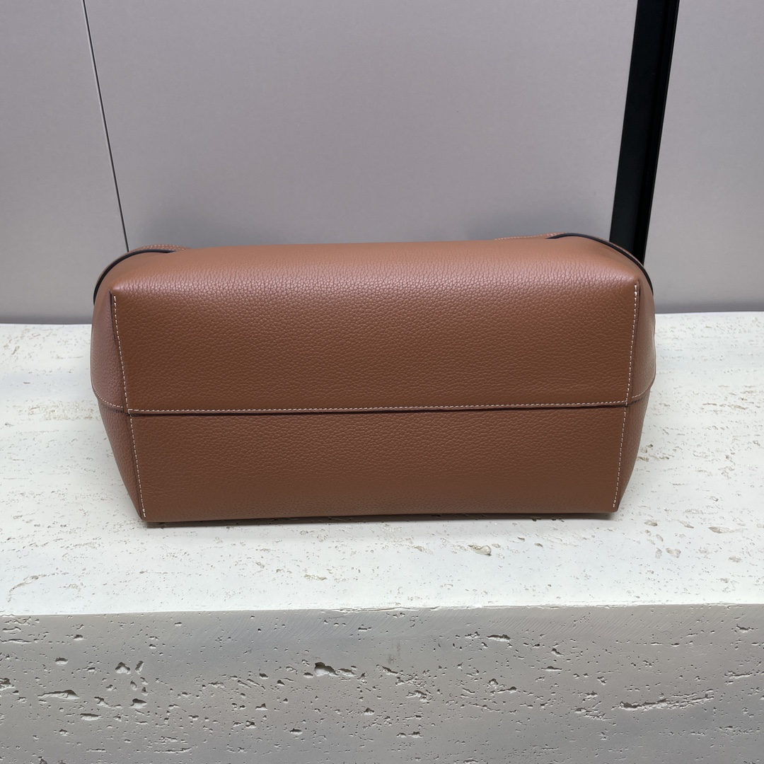 Cabas Anaïs Grainy Leather Handbag - Image 7