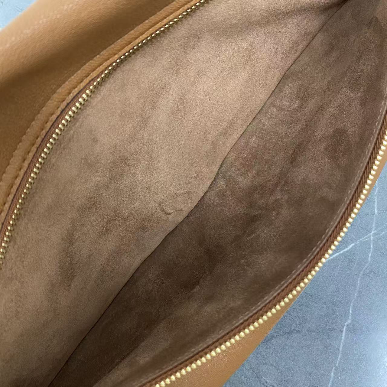 CELINE CE Half Moon Bag - Image 7