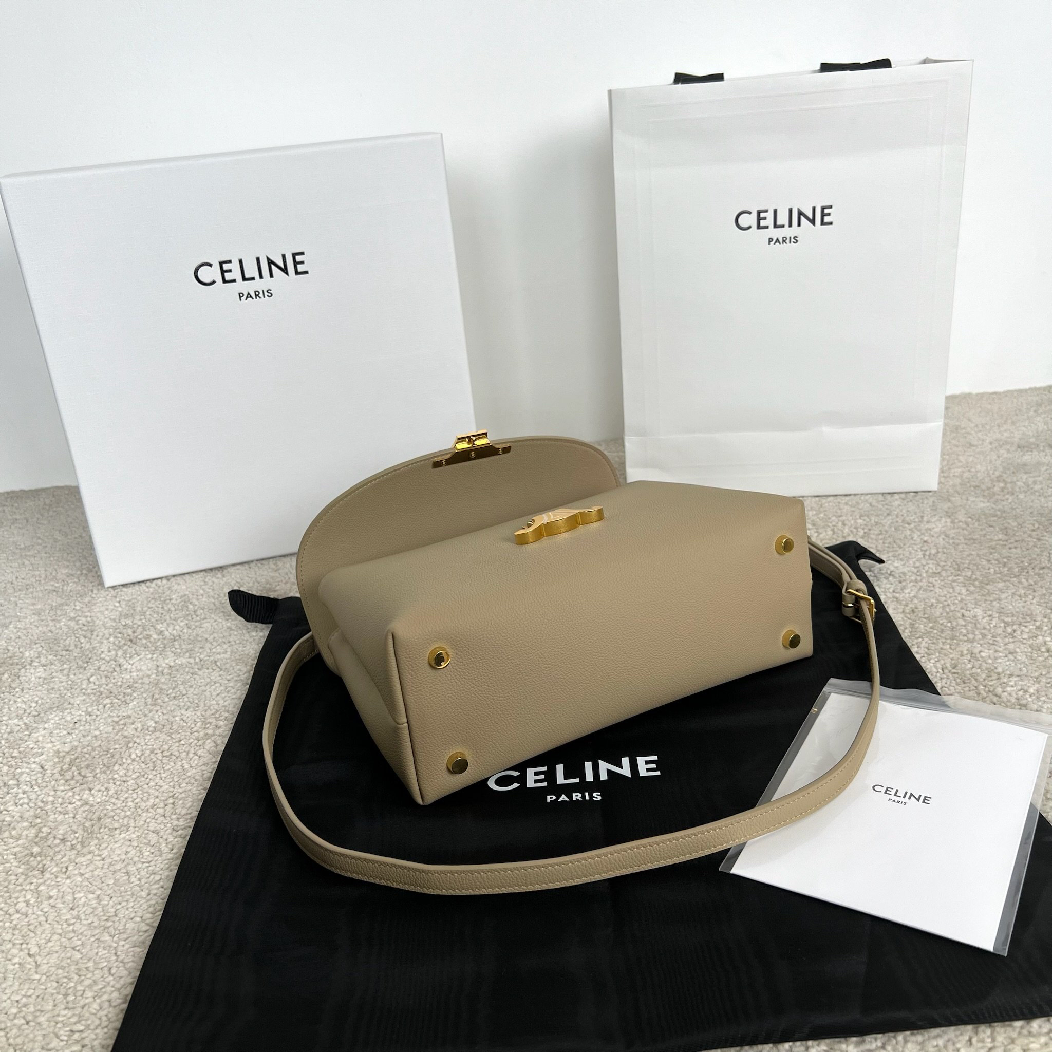 NINO Medium Soft Leather Handbag - Image 7