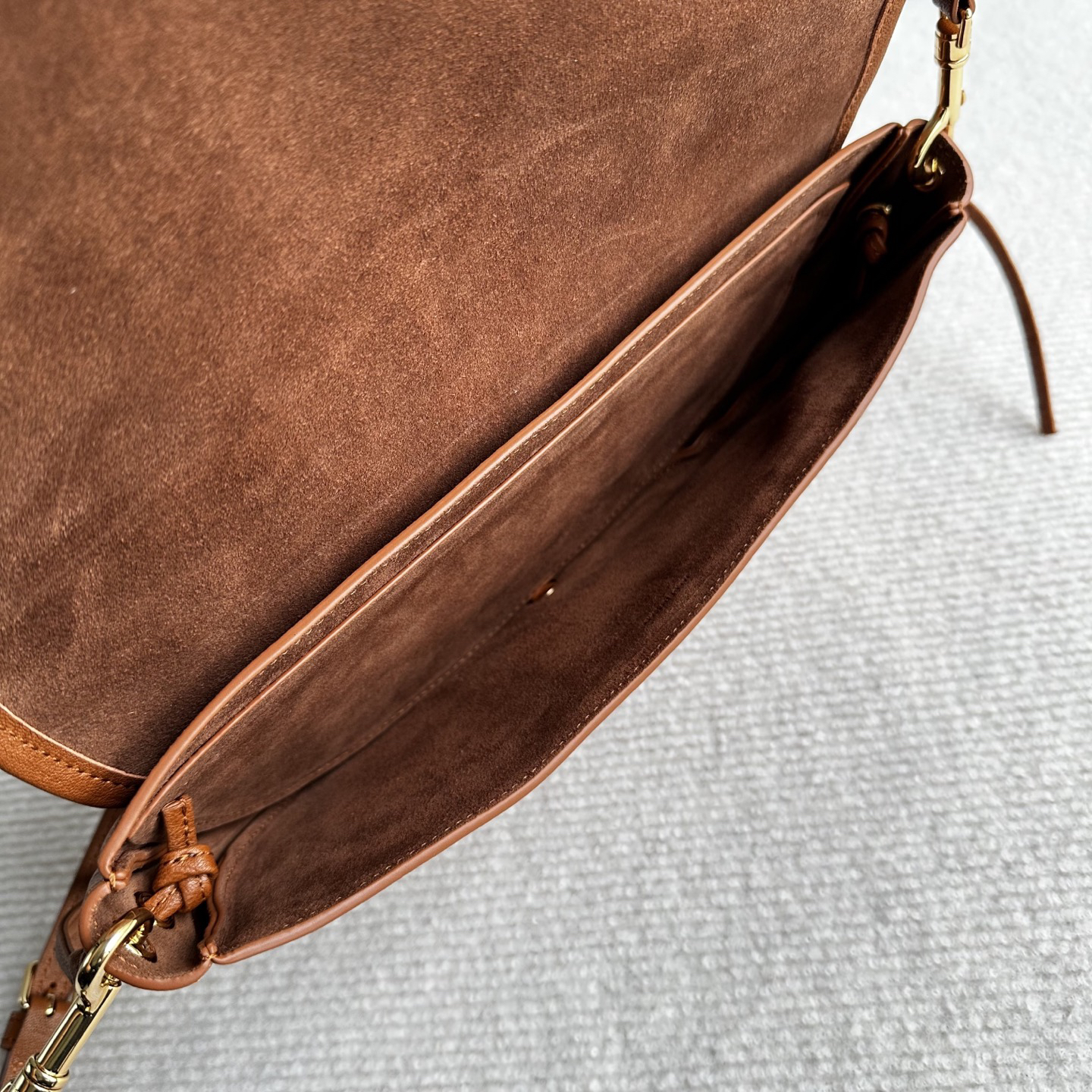 CE Halfmoon Small Shoulder Bag - Image 7