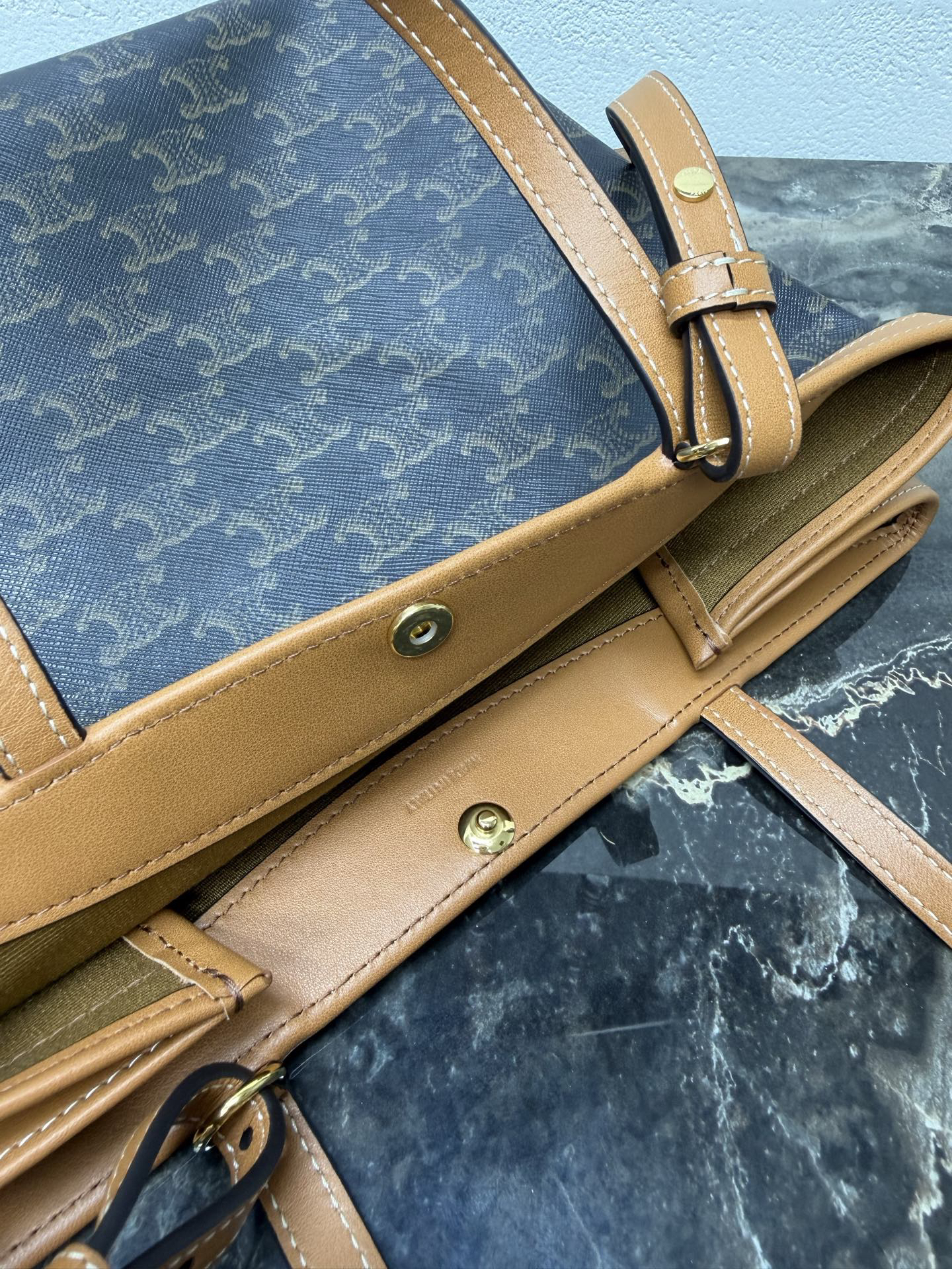 Square Cabas Small Logo-Print Handbag - Image 7