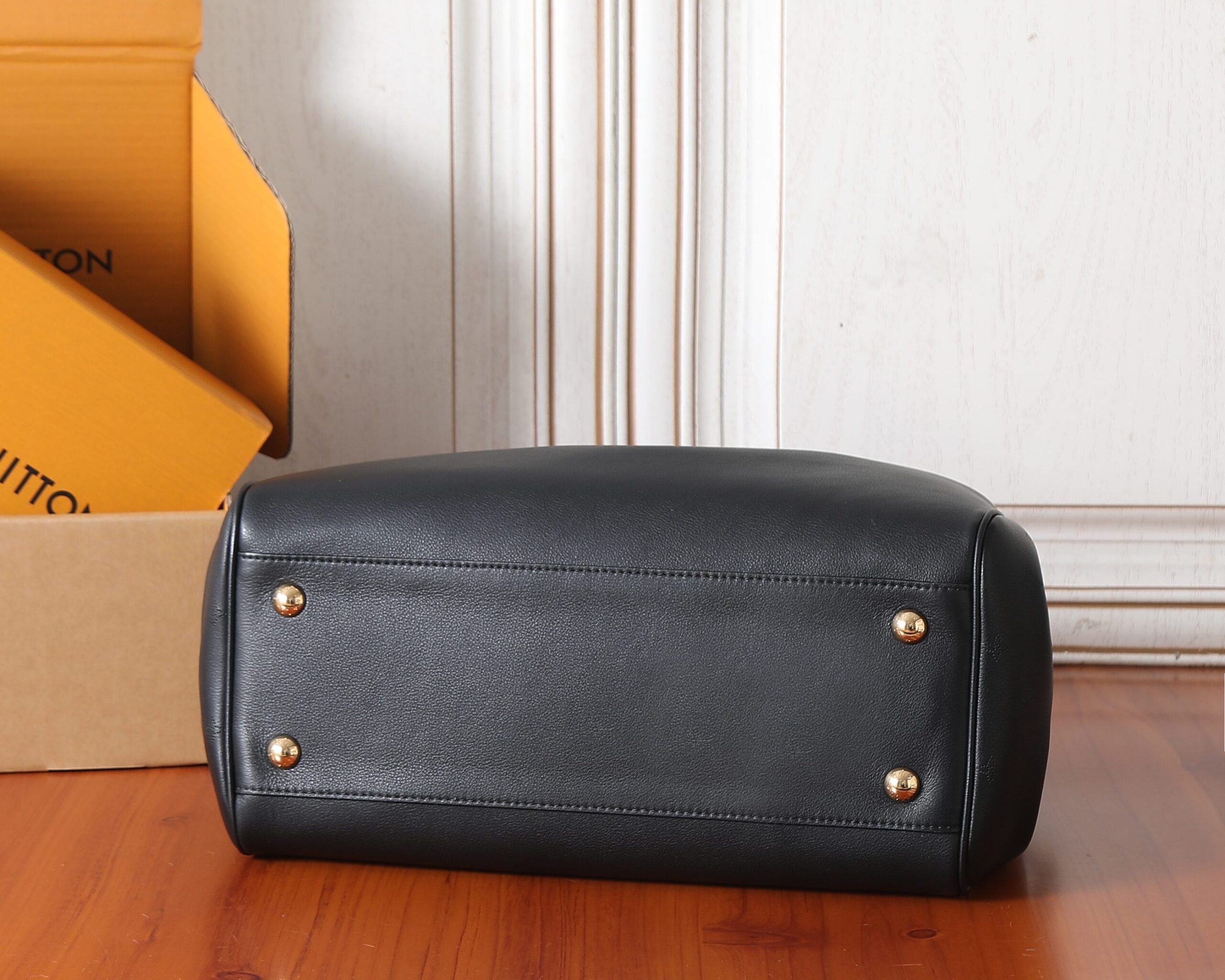 Vendôme Leather Tote Bag M26338 - Image 7