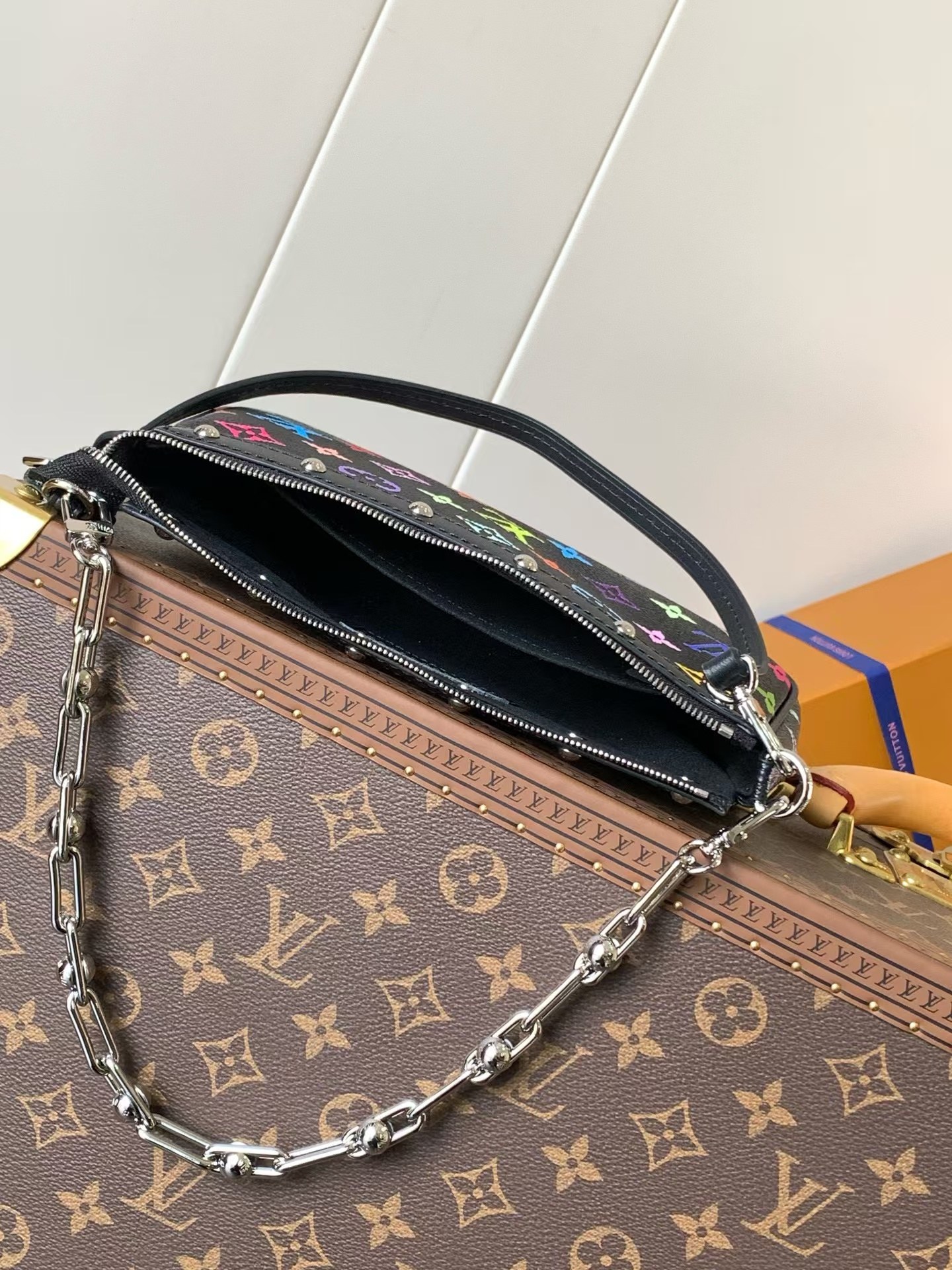 Louis Vuitton x Takashi Murakami Pochette Accessoires M13663 - Image 8