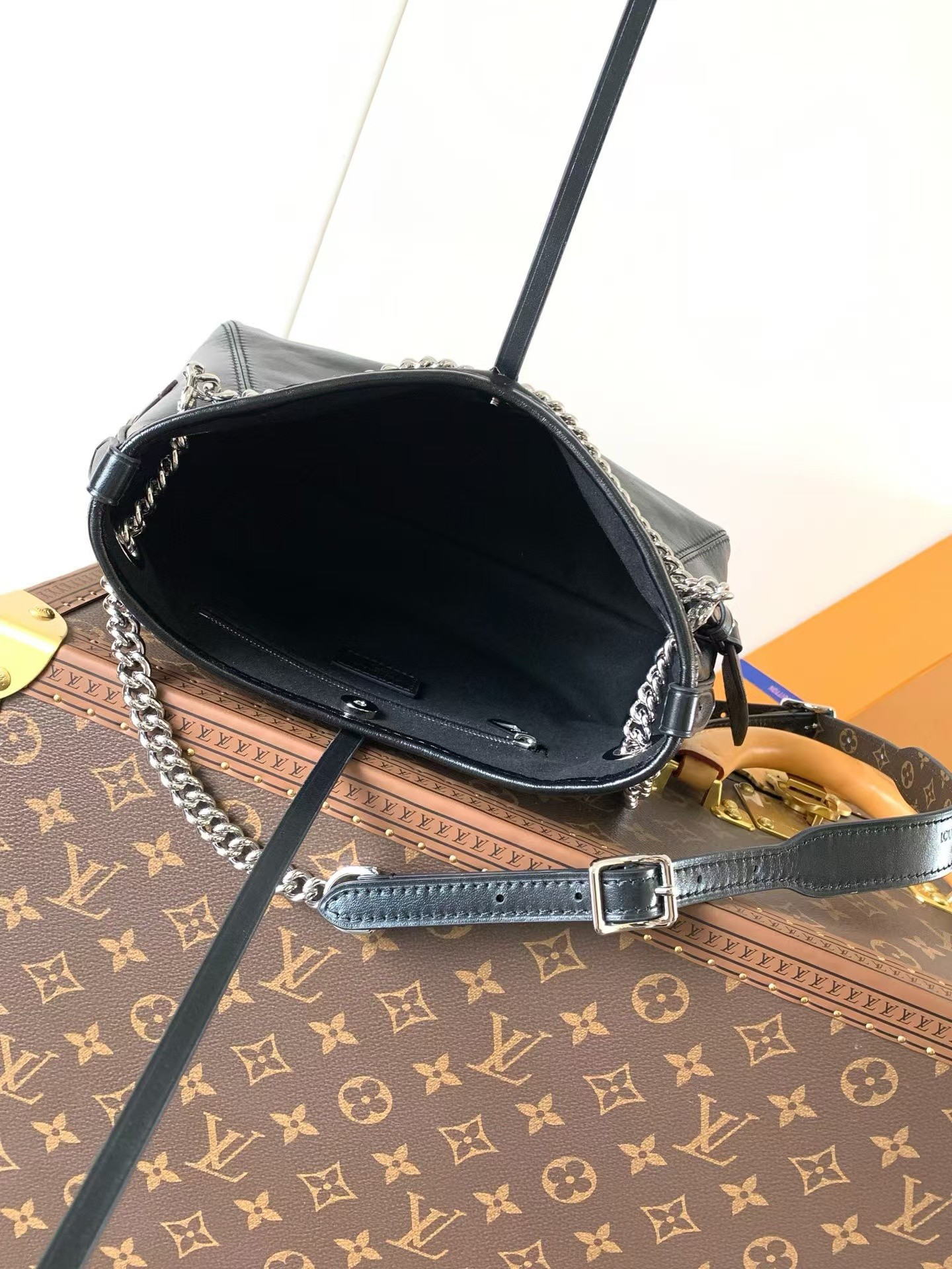 Louis Vuitton CarryAll BB Handbag M12888 - Image 8