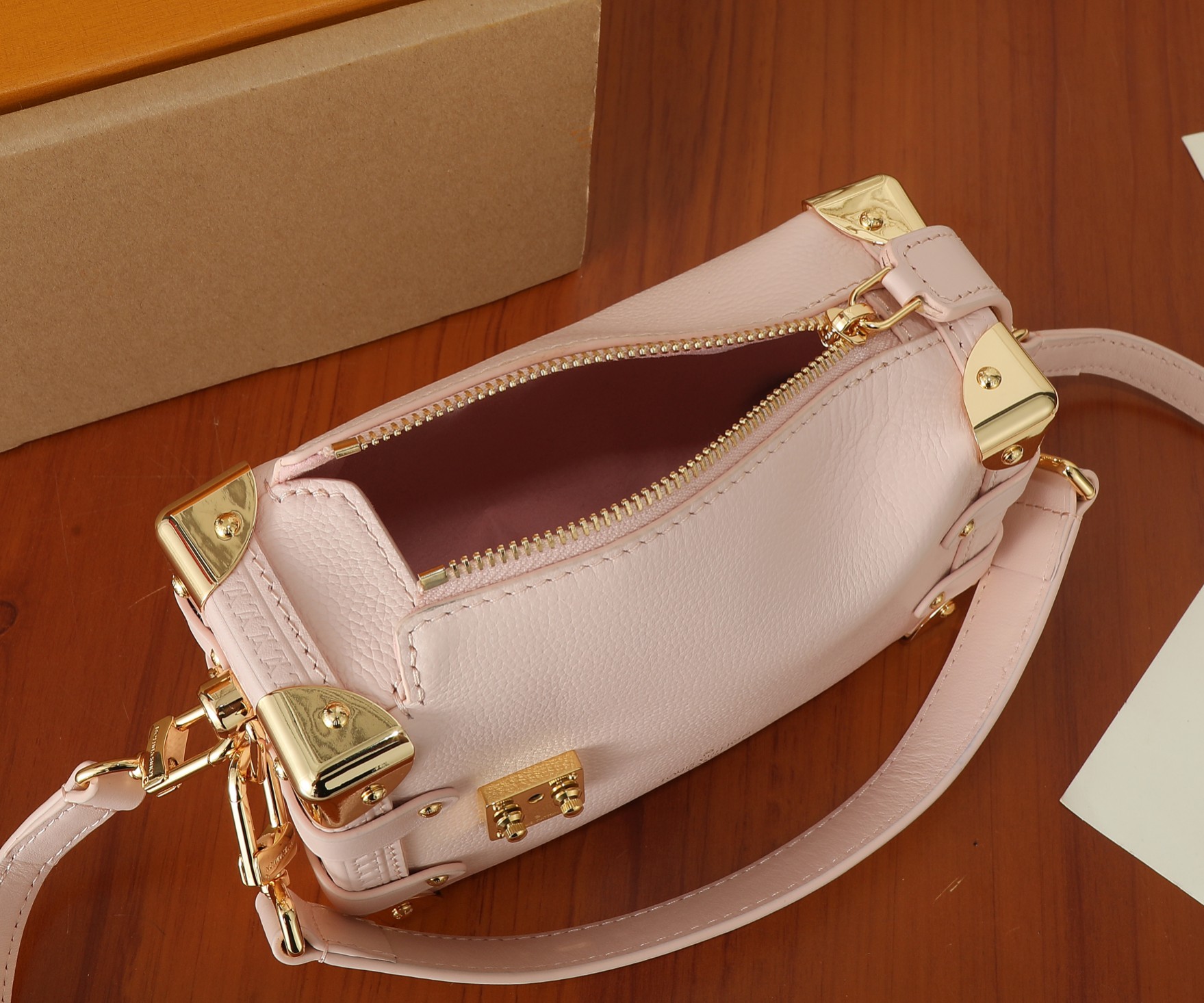 Side Trunk Small Handbag - Image 8