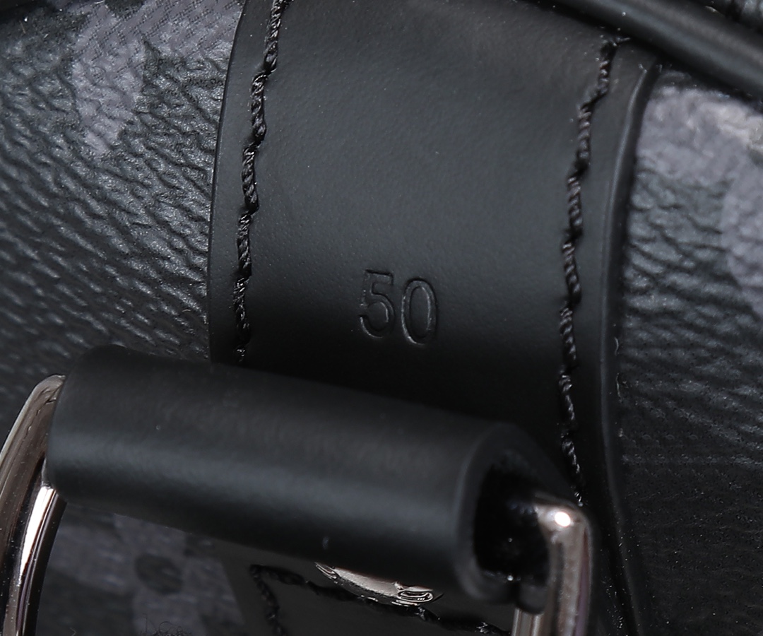 Louis Vuitton Keepall 50 Travel Bag in Monogram Eclipse Canvas - Image 8