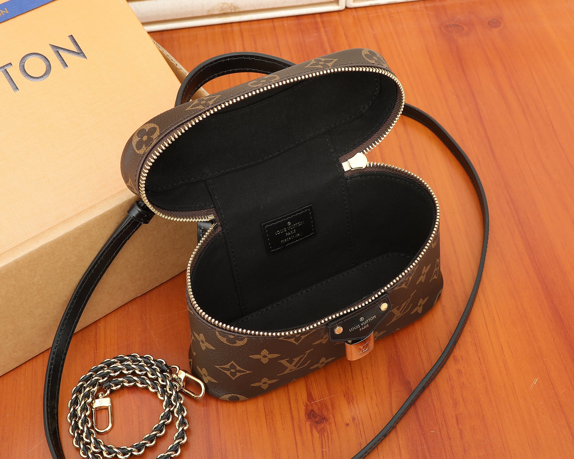 Louis Vuitton Vanity Chain Pouch M47125 - Image 8