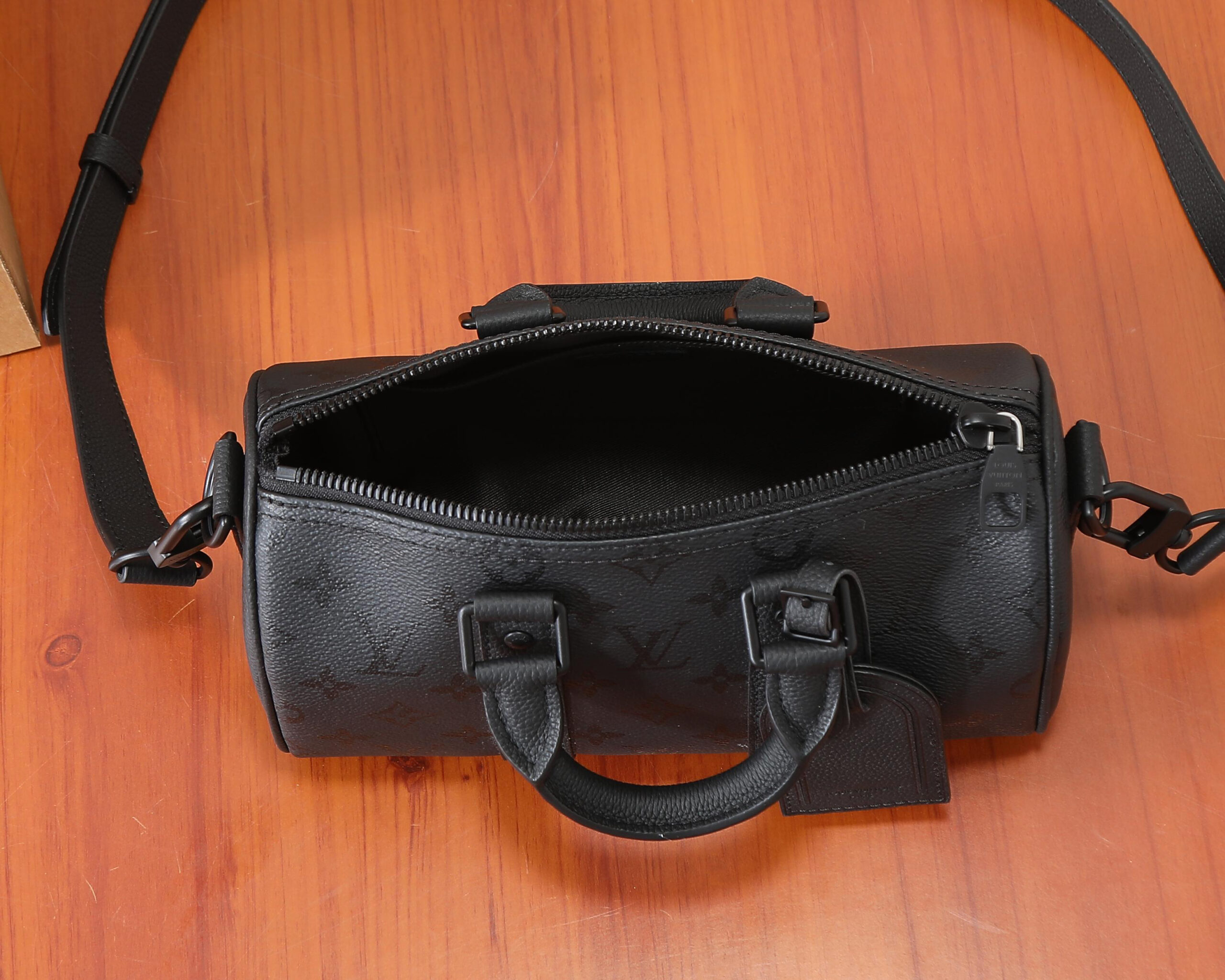 Louis Vuitton Keepall Bandouliere 25 Bag in Monogram Midnight - Image 8