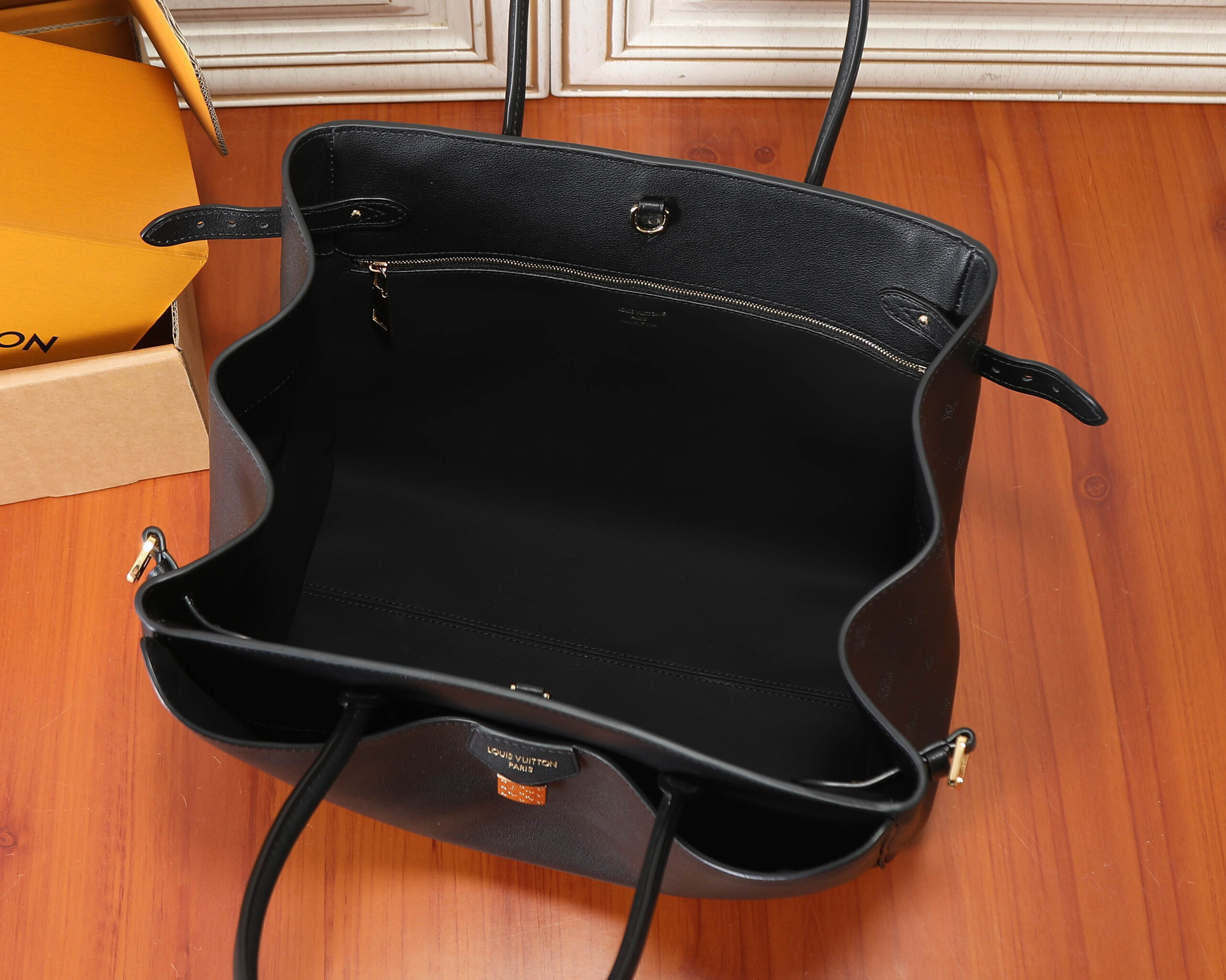 Louis Vuitton Vendôme Handbag M26338 – Black Calfskin - Image 8