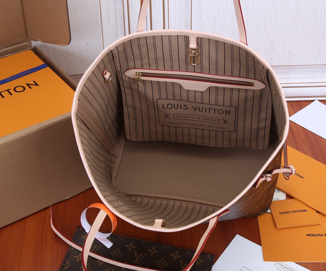 Louis Vuitton Neverfull Classic Handbag - Image 8