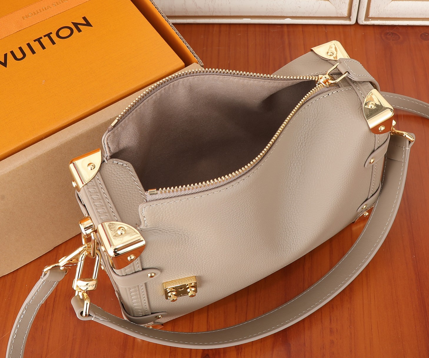 Louis Vuitton Side Trunk Medium Handbag M25072 - Image 8