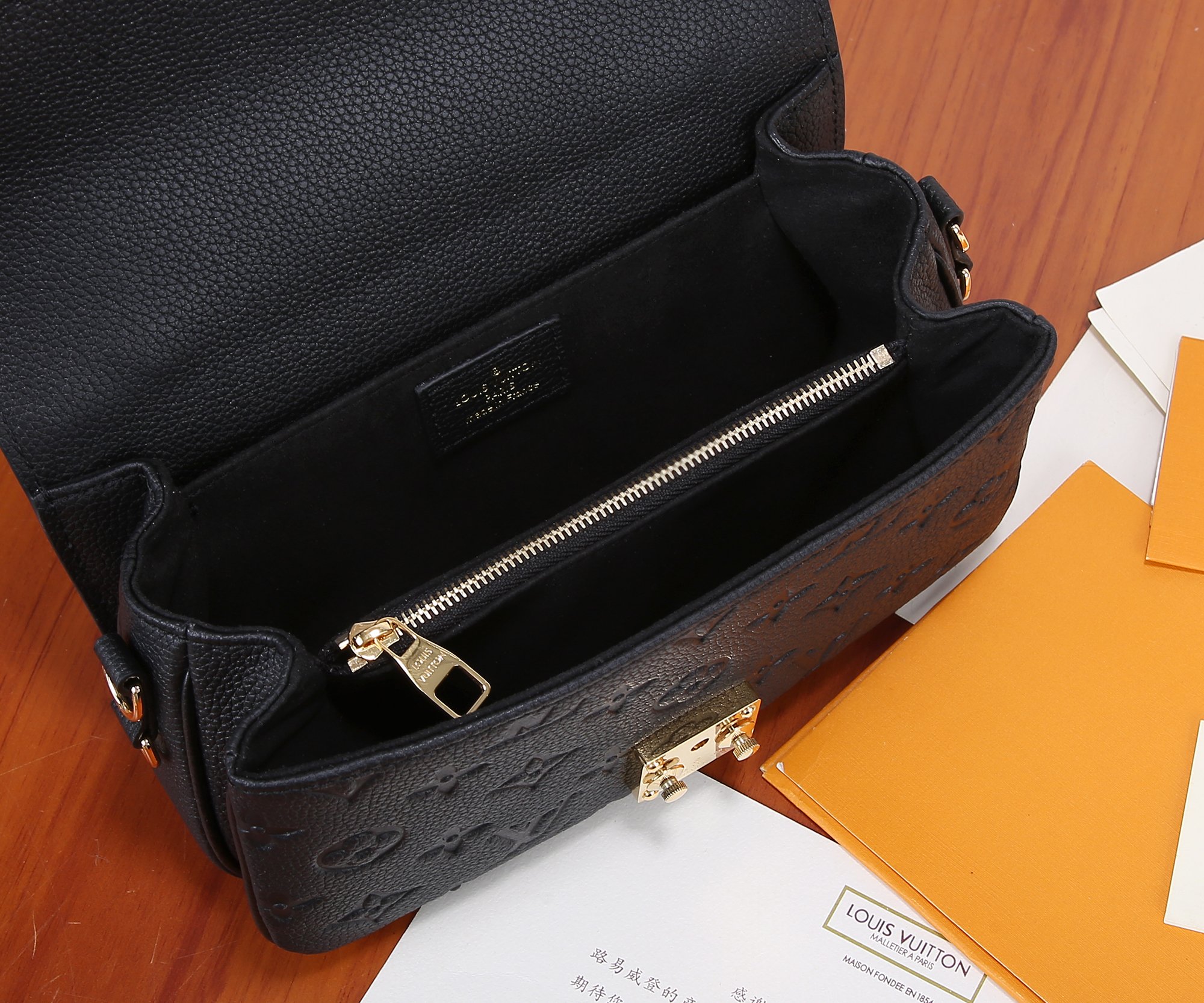 Louis Vuitton Pochette Métis East West Shoulder Bag - Image 8