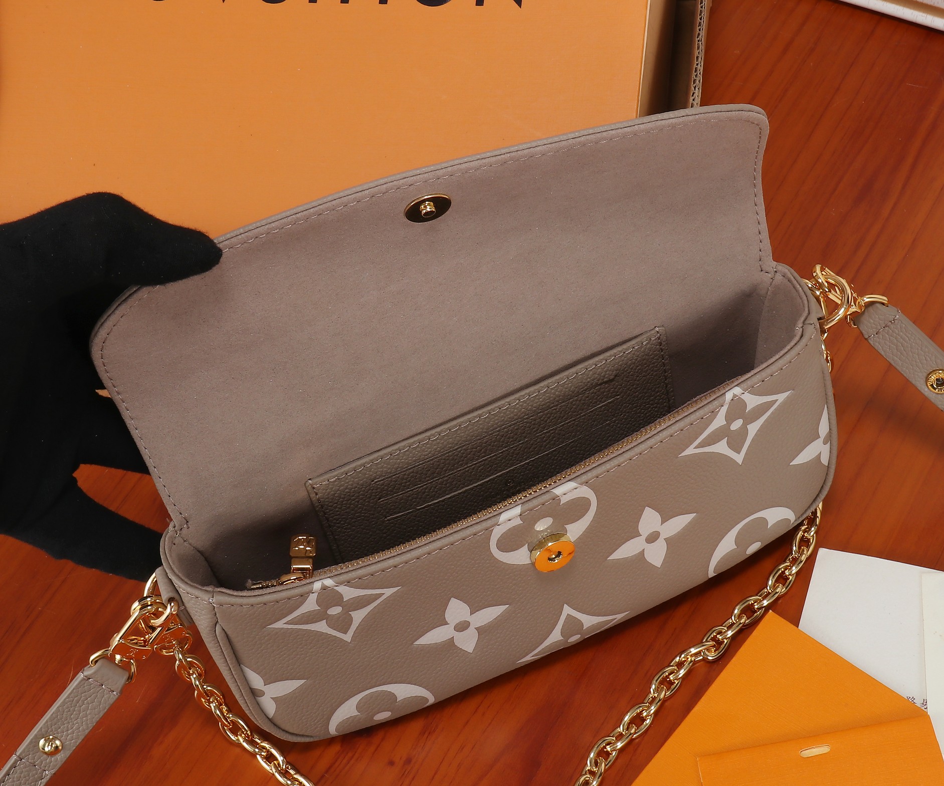 Louis Vuitton Wallet on Chain Ivy in Monogram Empreinte Leather - Image 8
