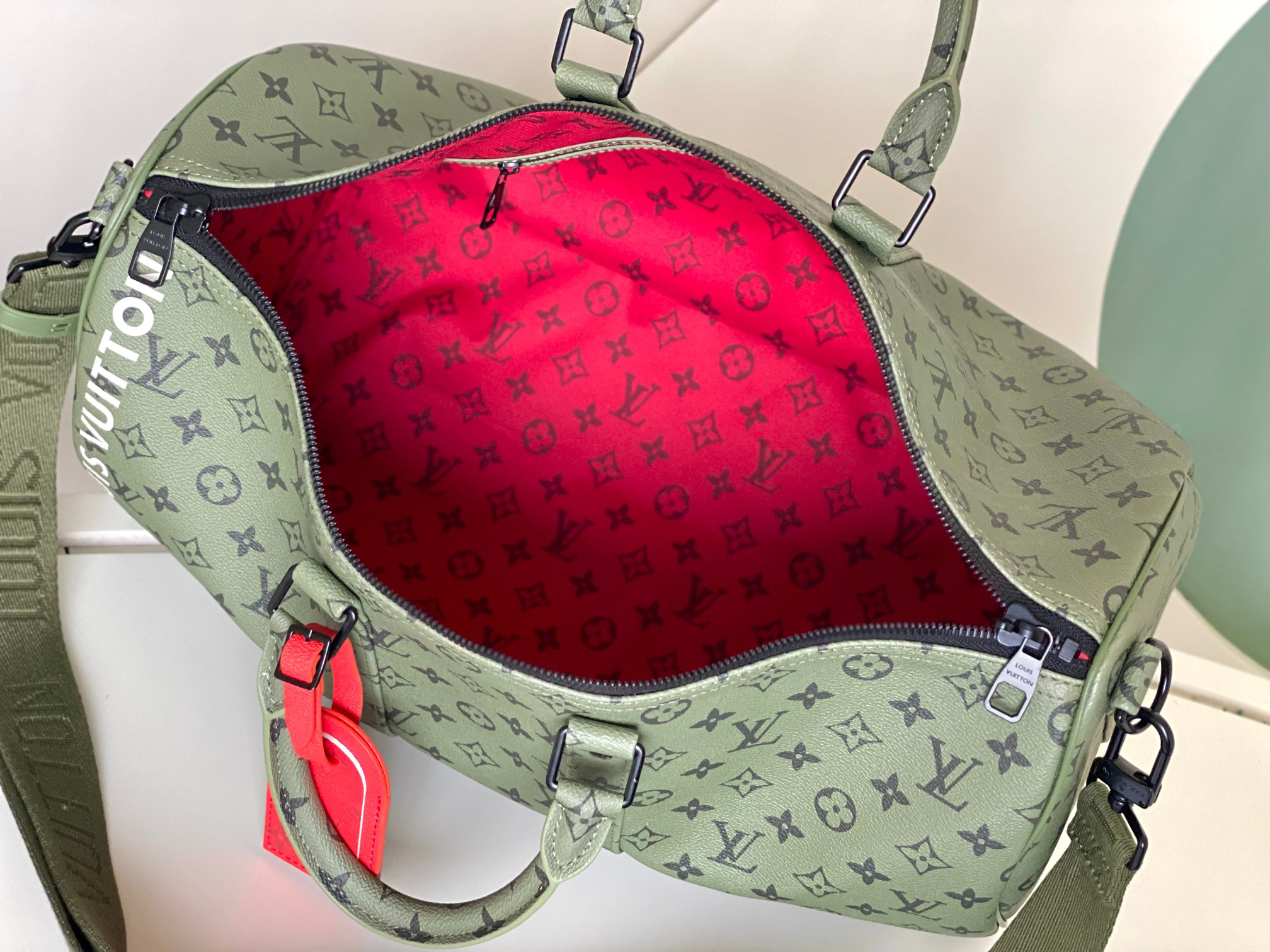 Louis Vuitton Keepall Bandoulière 45 Travel Bag in Monogram Tones - Image 8