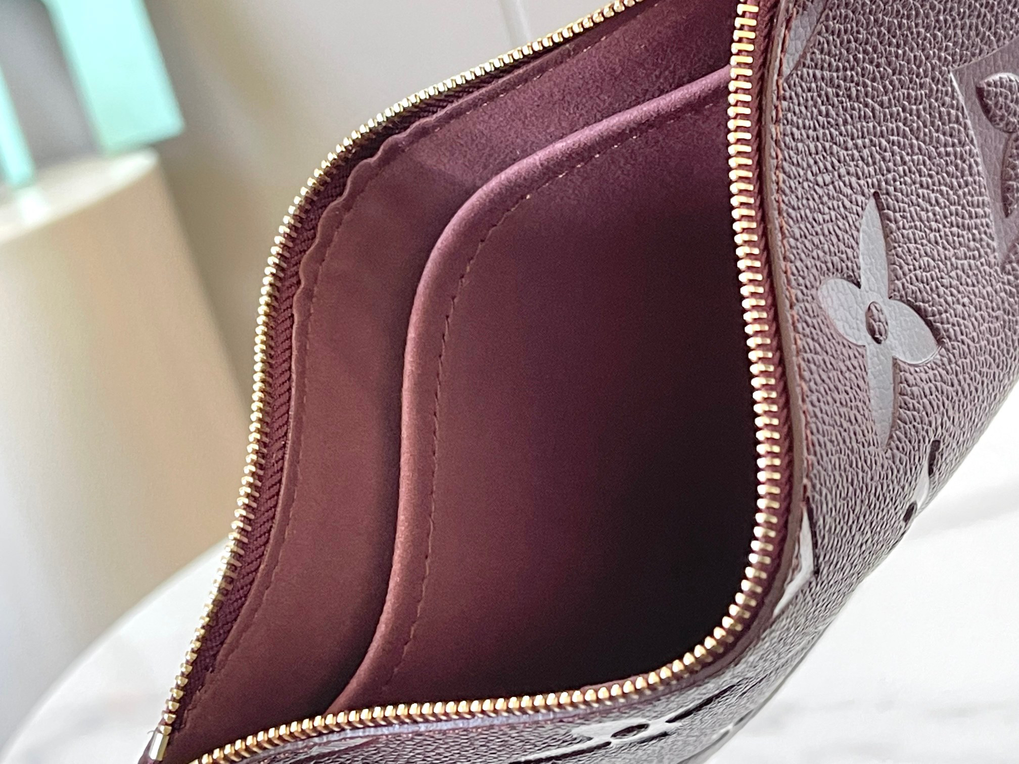 Louis Vuitton Neverfull MM Leather Tote Bag - Image 8
