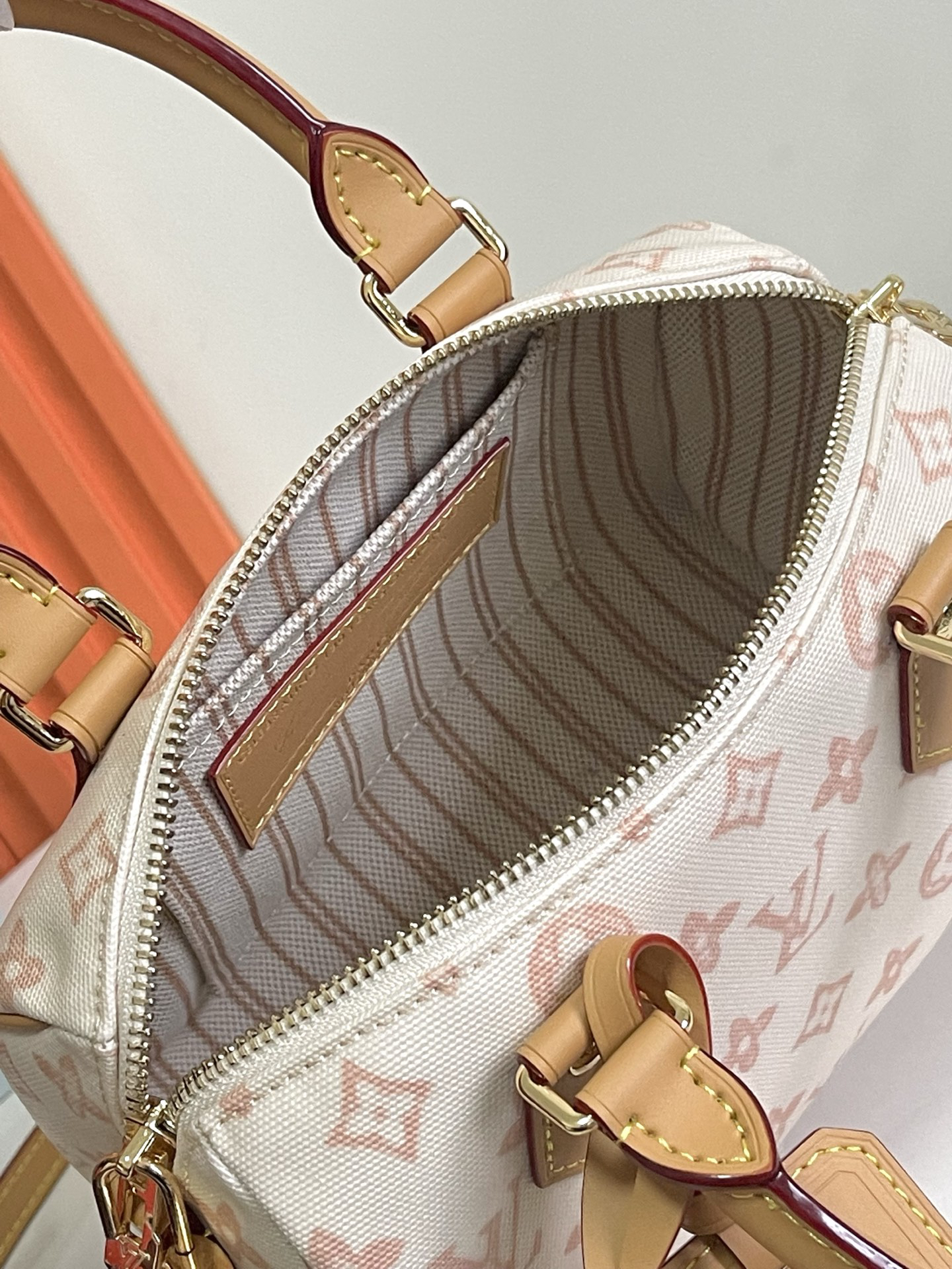 Louis Vuitton Speedy Bandoulière 20 Crossbody Bag - Image 8