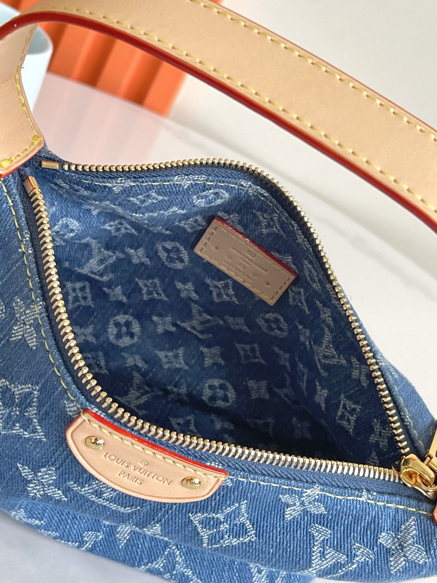 Louis Vuitton Mini Moon M82949 Crescent Shoulder Bag - Image 8