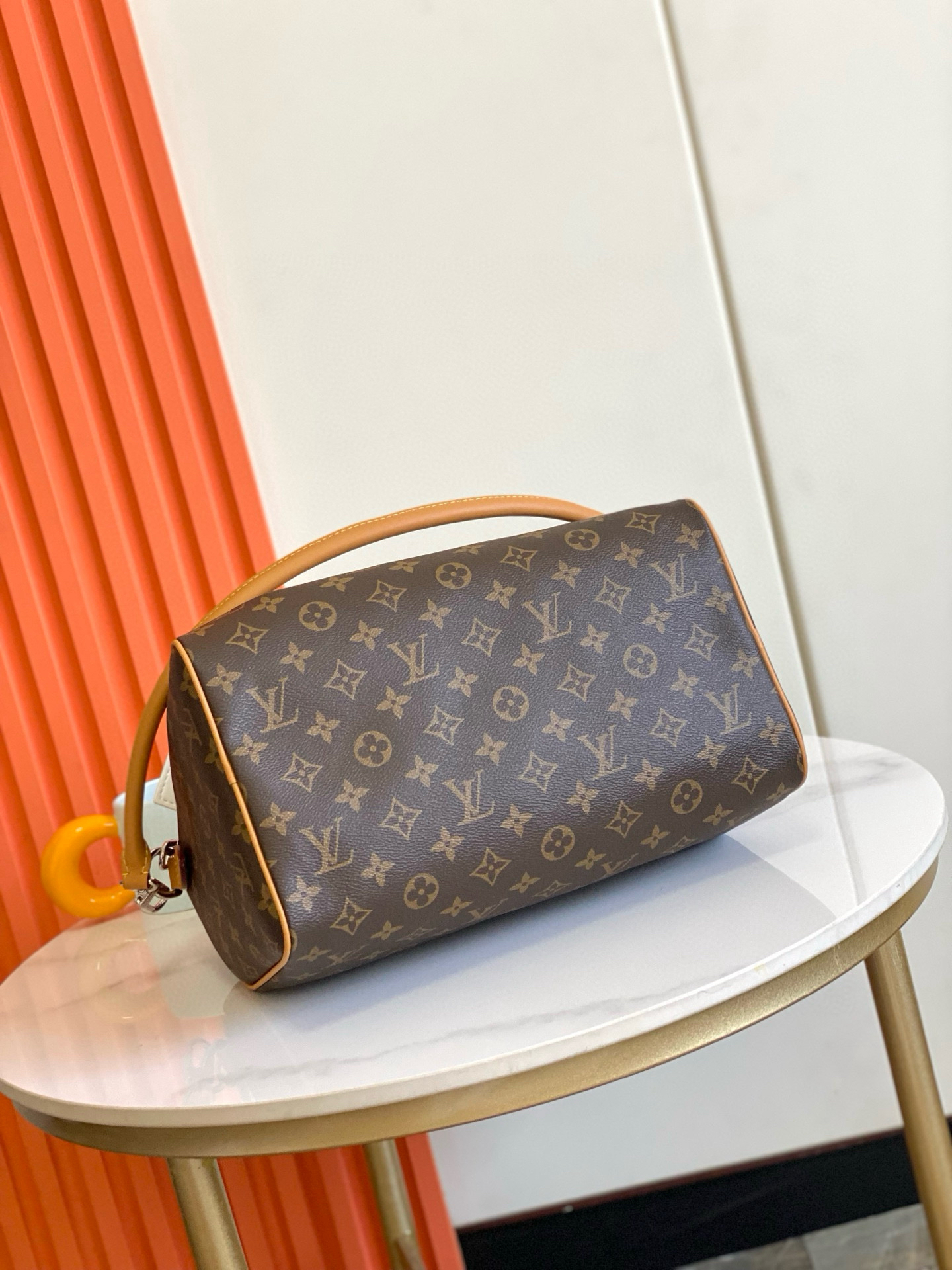 Louis Vuitton Speedy Soft 30 Handbag - Image 8